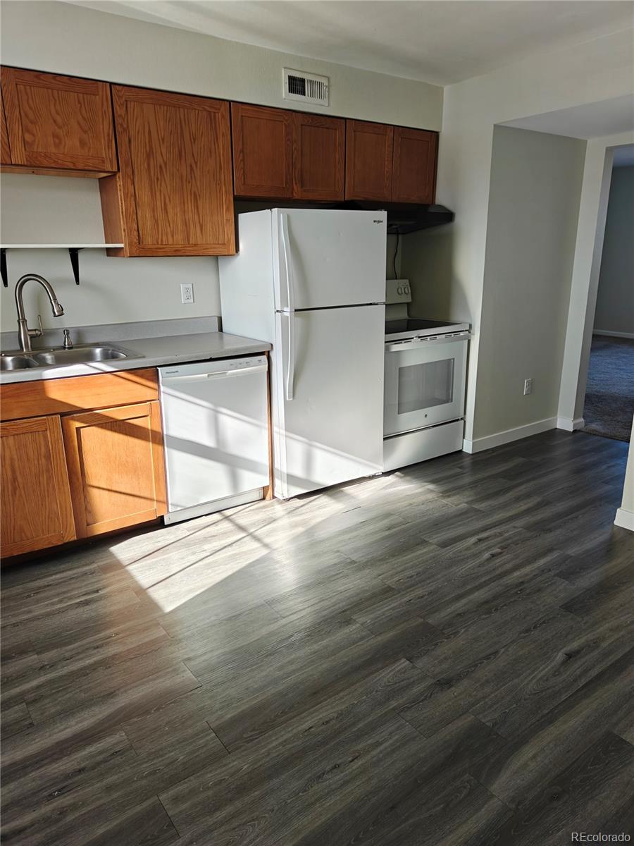 MLS Image #1 for 9120 e girard avenue #11,denver, Colorado
