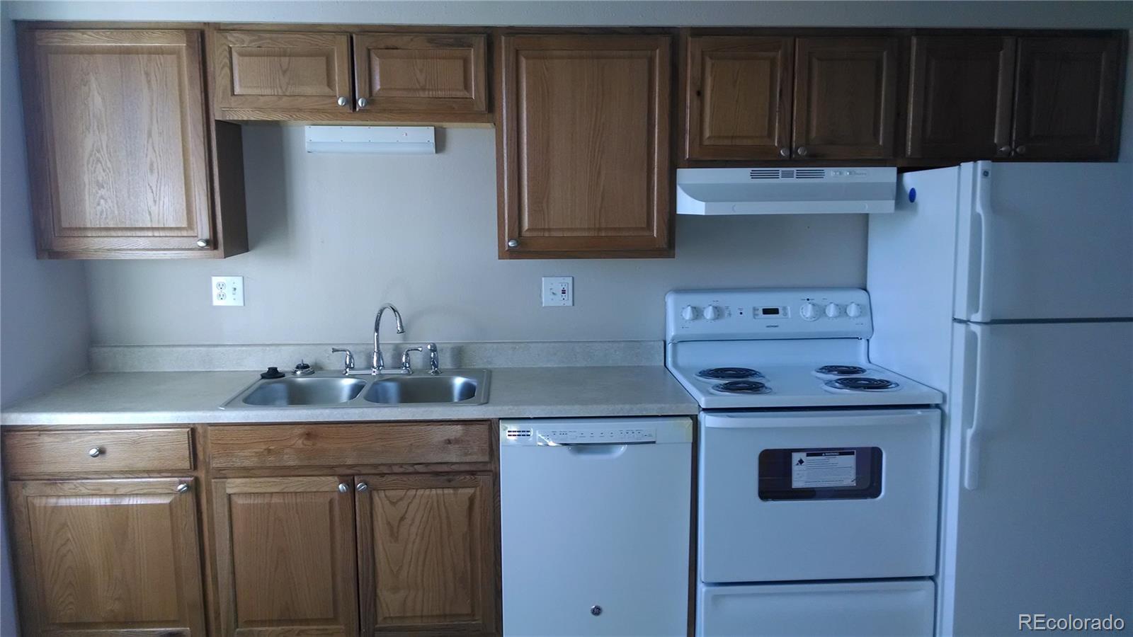MLS Image #9 for 9120 e girard avenue #11,denver, Colorado