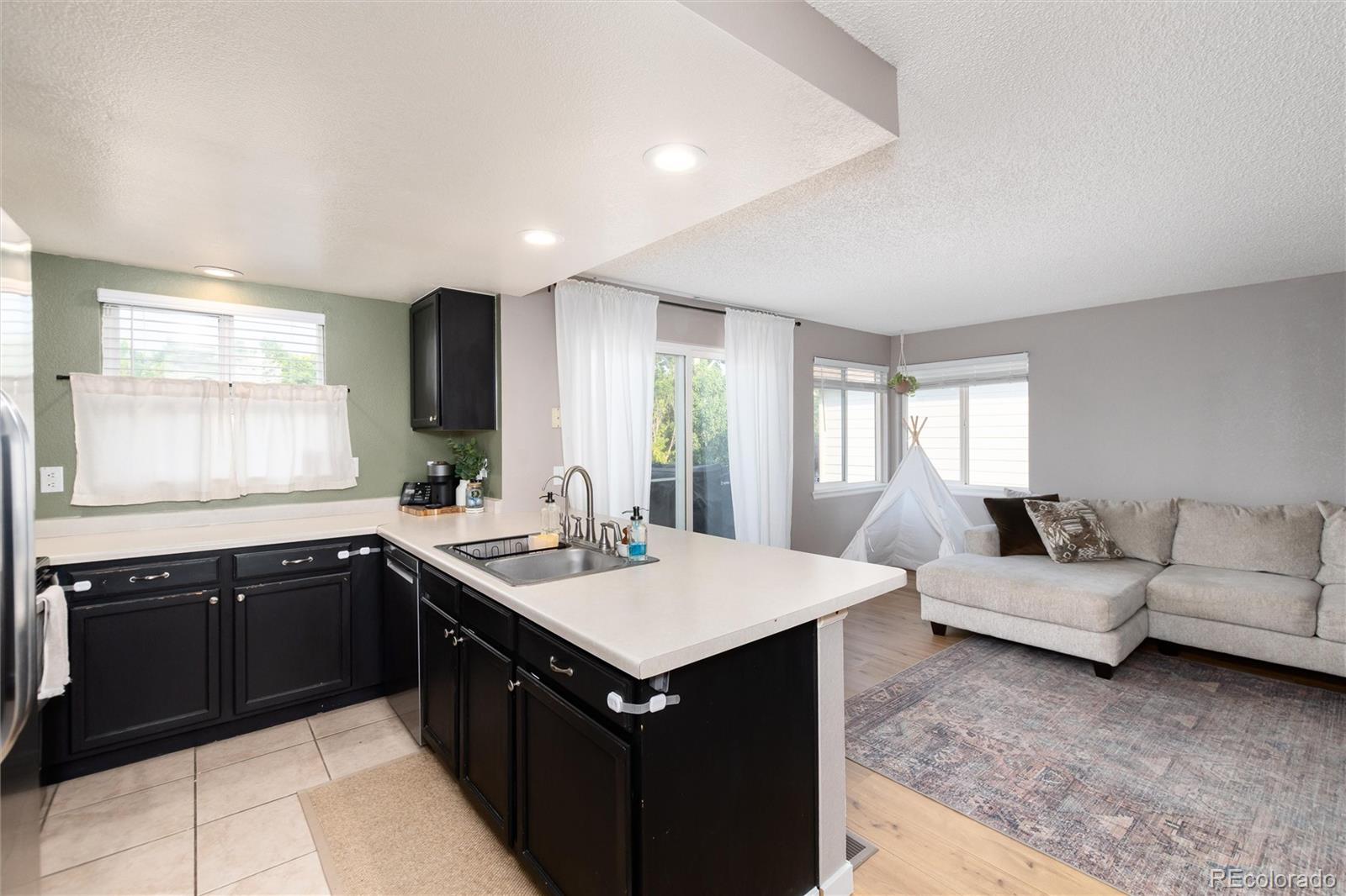 MLS Image #5 for 4304 s genoa court,centennial, Colorado