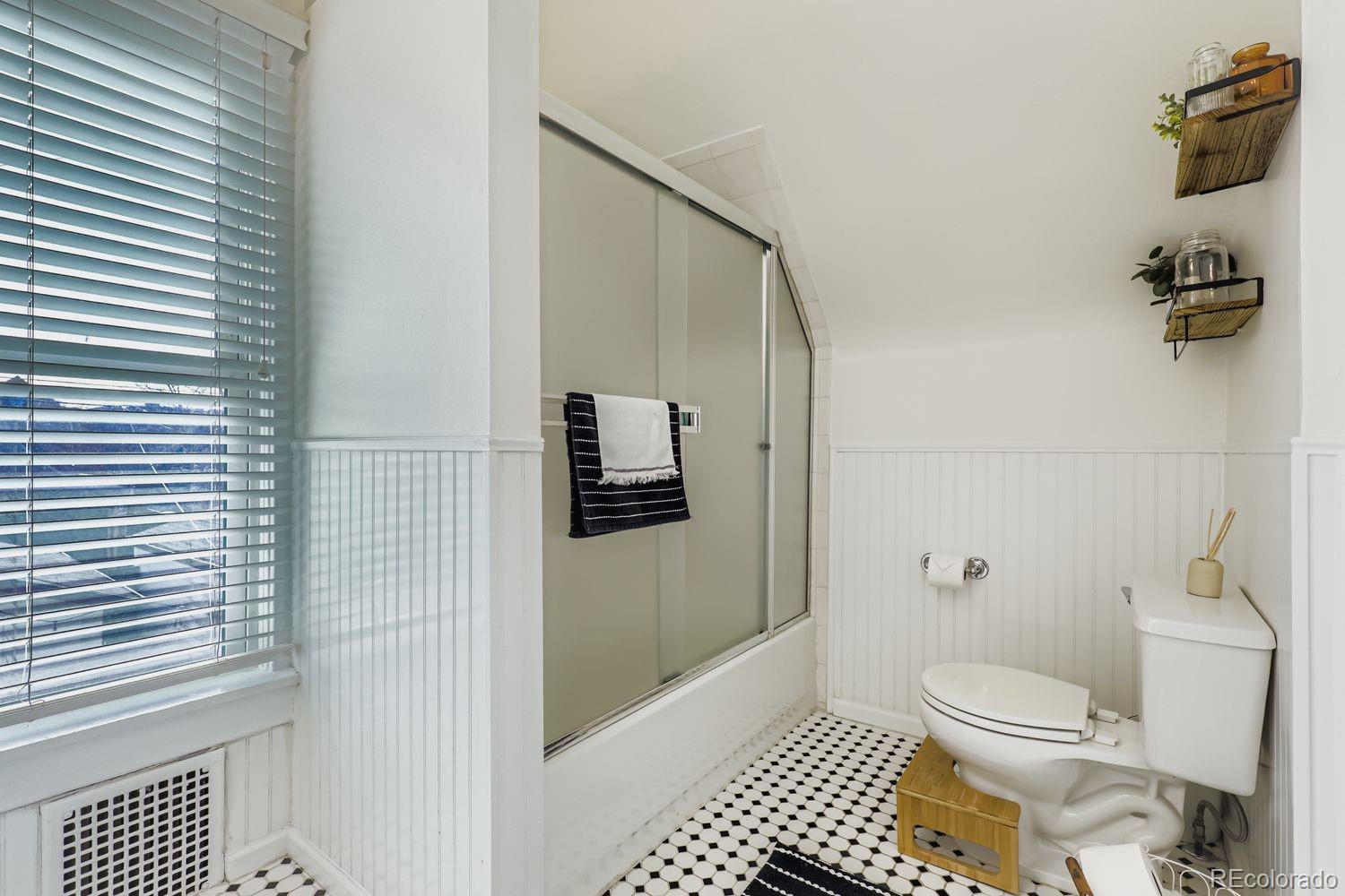 MLS Image #15 for 112 w maple avenue,denver, Colorado