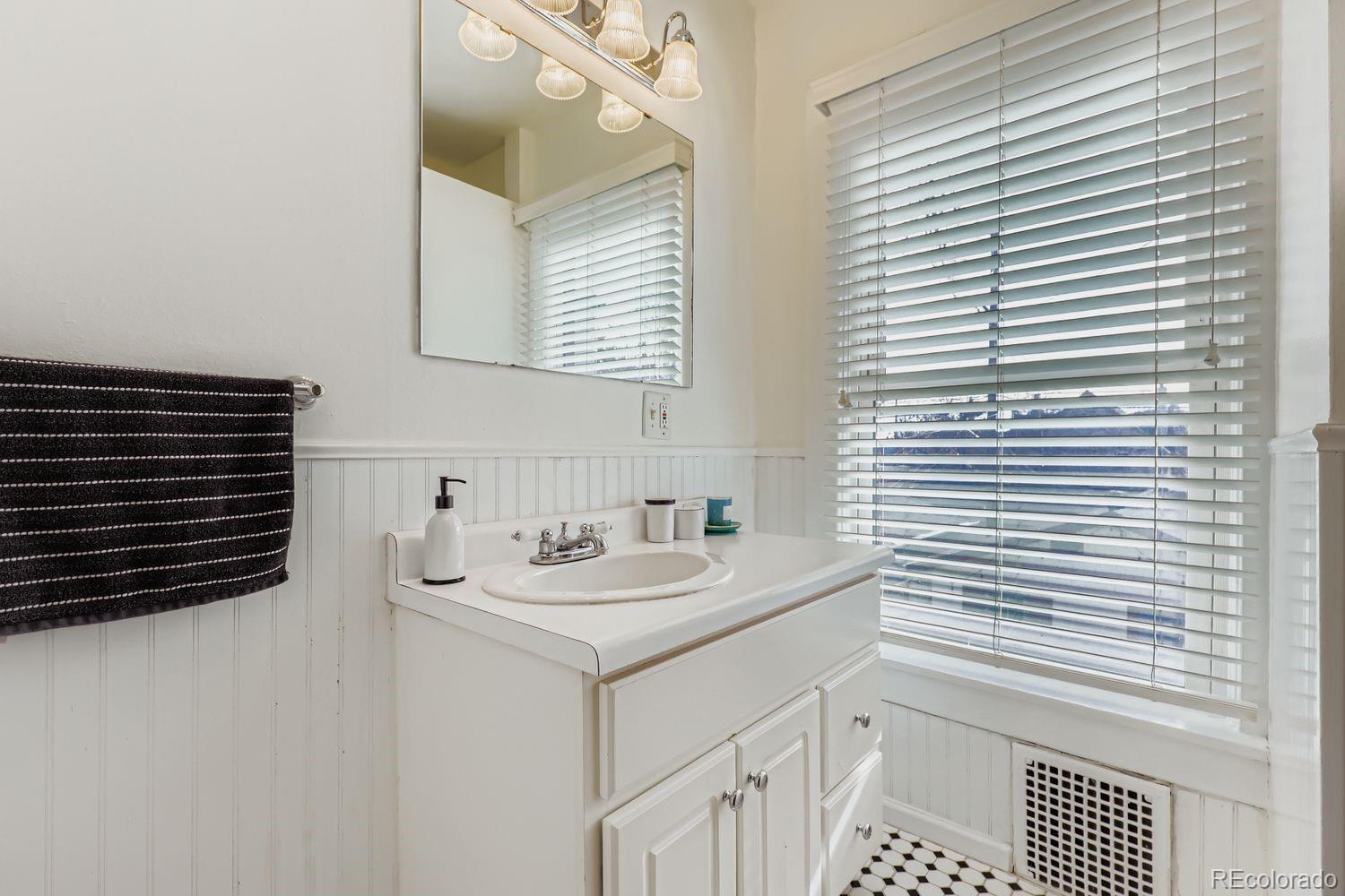 MLS Image #16 for 112 w maple avenue,denver, Colorado