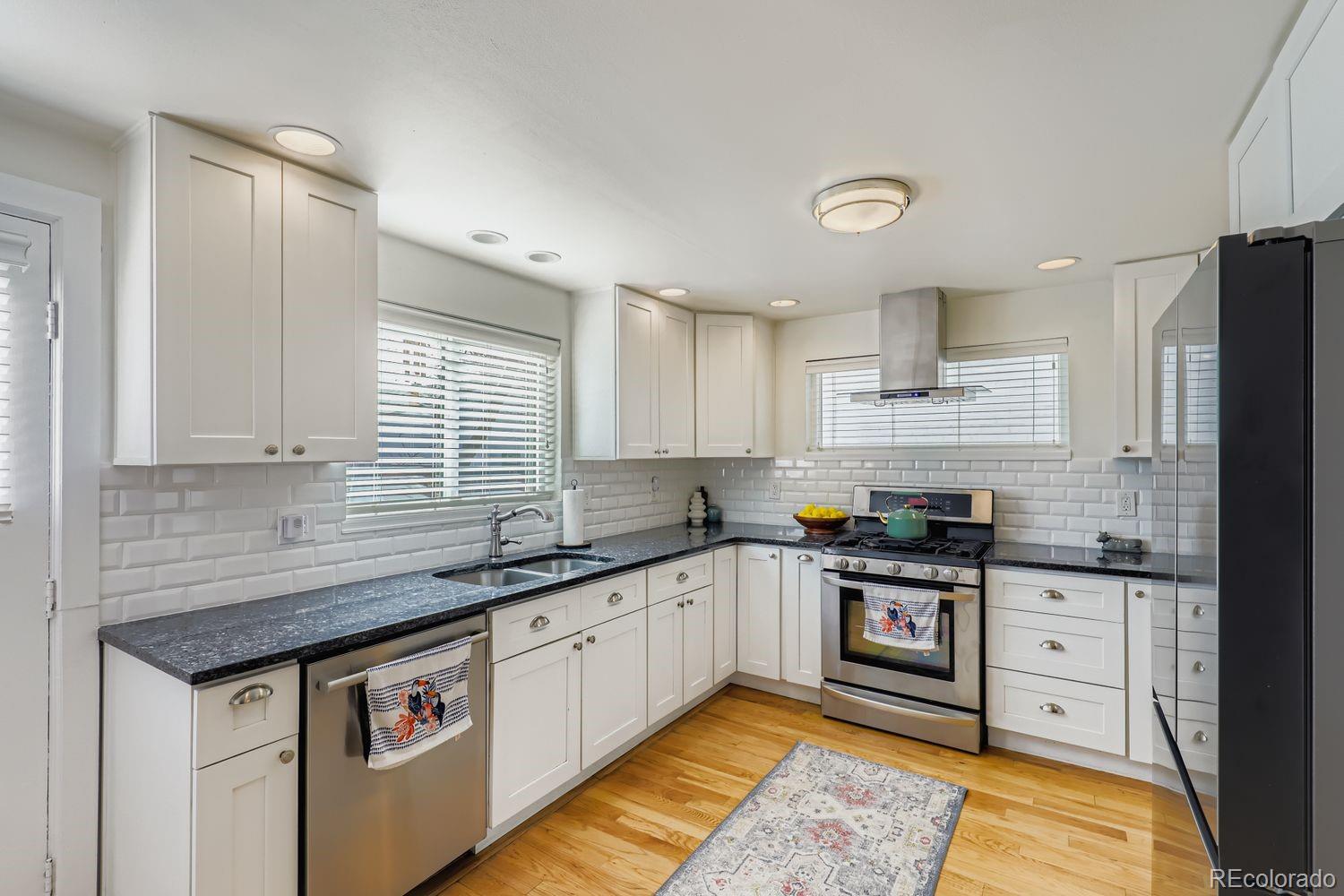 MLS Image #7 for 112 w maple avenue,denver, Colorado