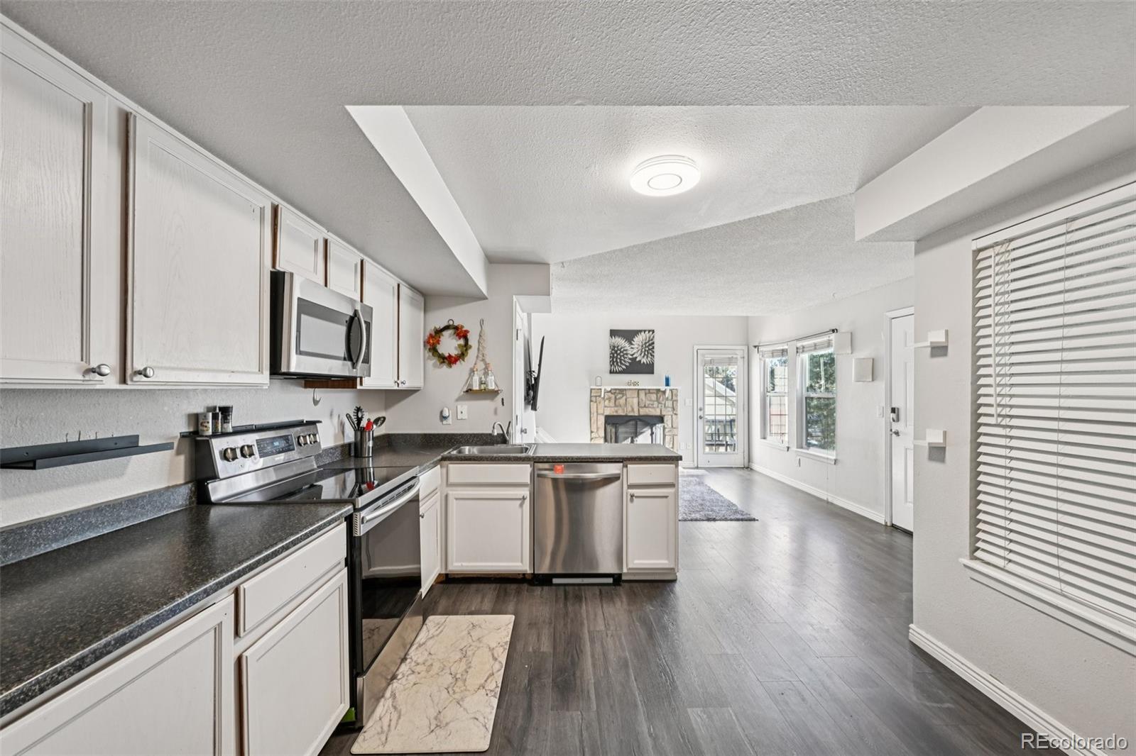 MLS Image #10 for 982 s dearborn way 14,aurora, Colorado
