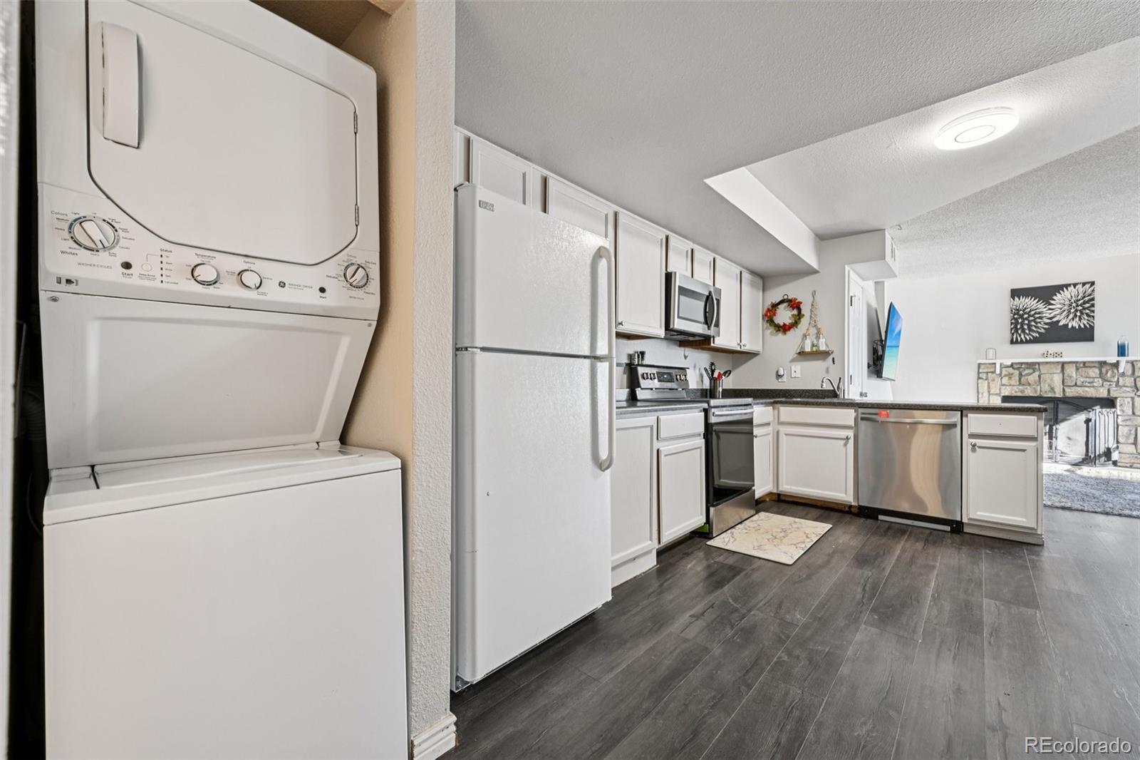 MLS Image #15 for 982 s dearborn way 14,aurora, Colorado