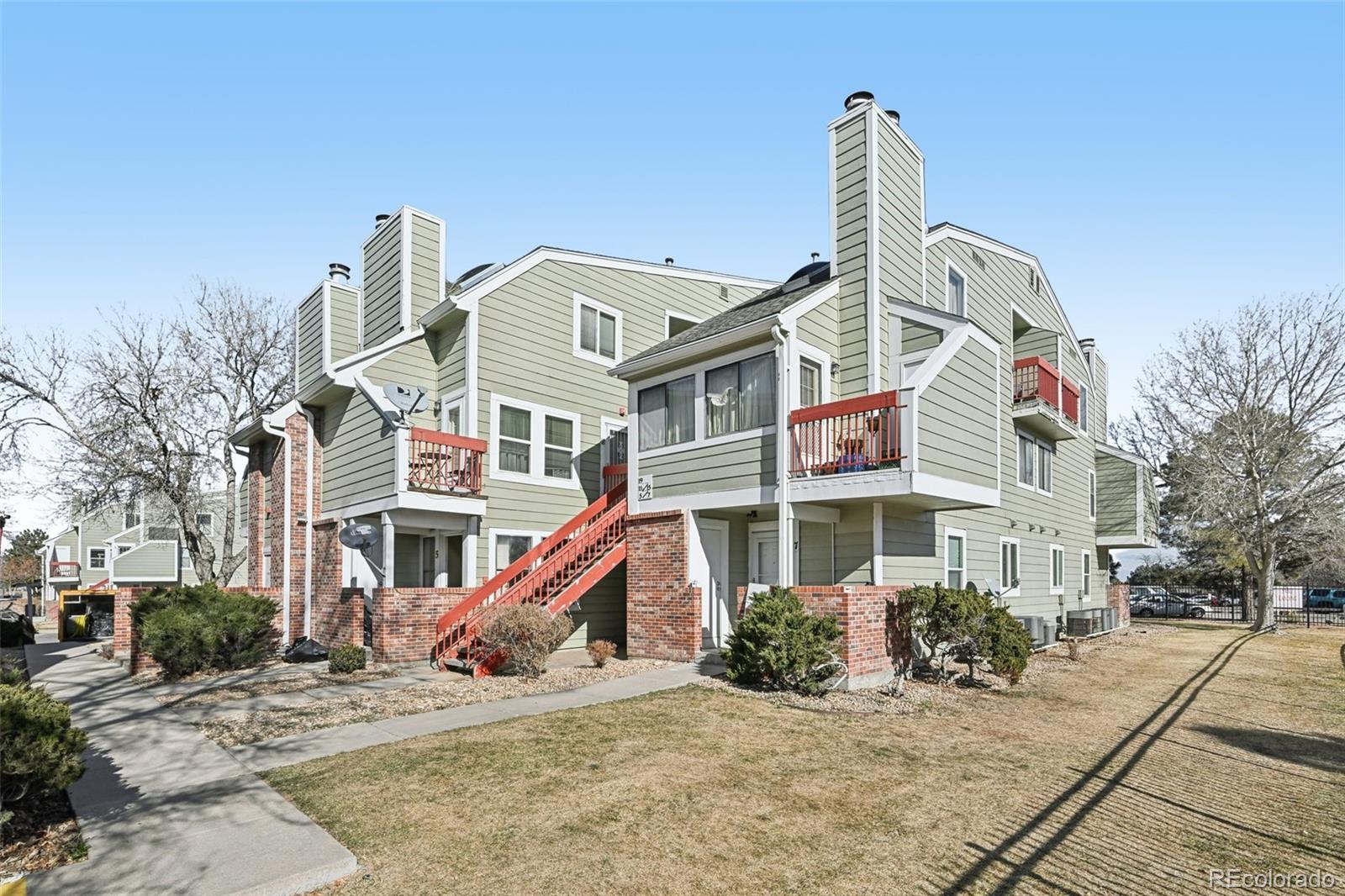 MLS Image #2 for 982 s dearborn way 14,aurora, Colorado