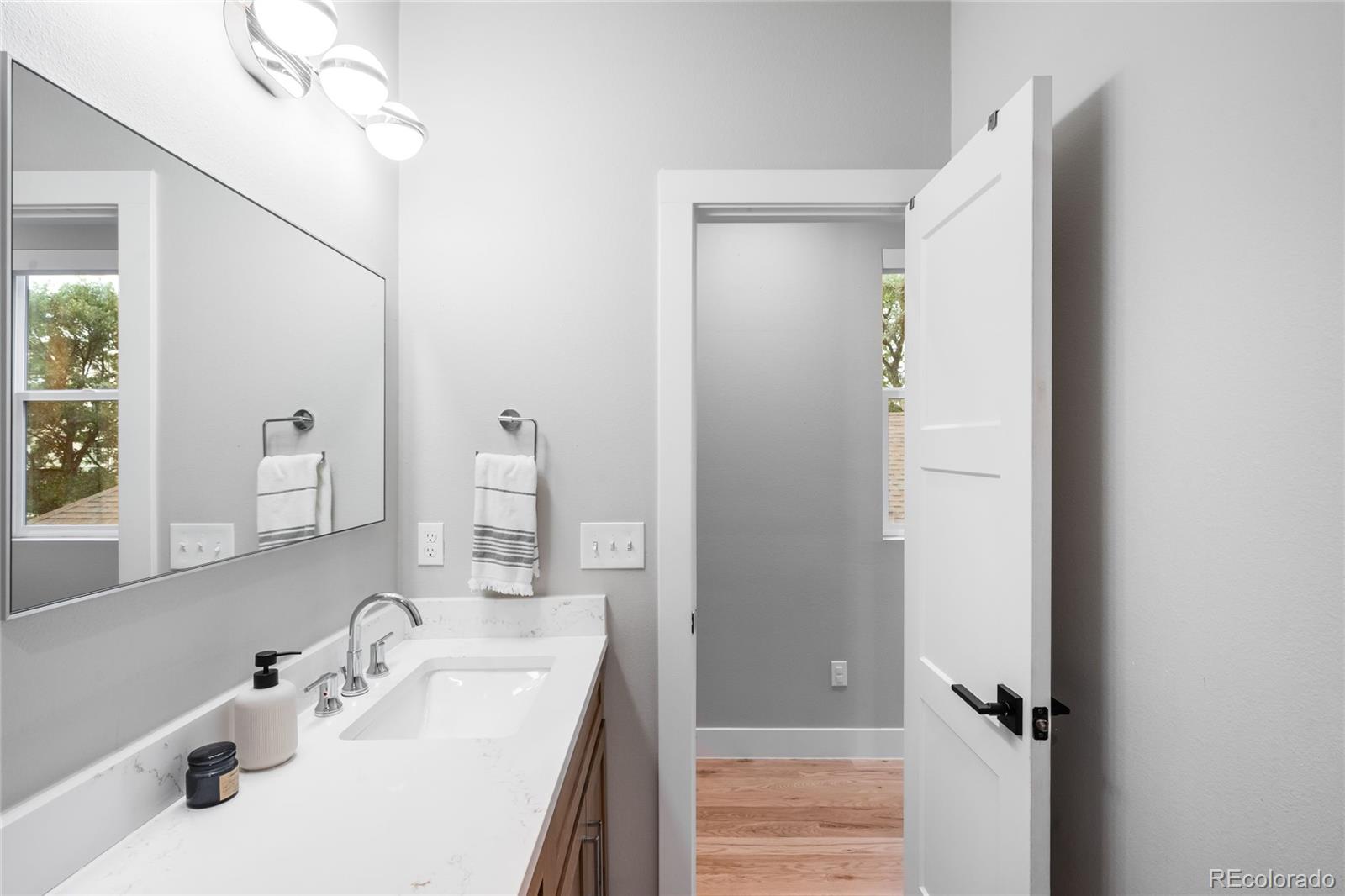 MLS Image #19 for 1140  harrison street,denver, Colorado