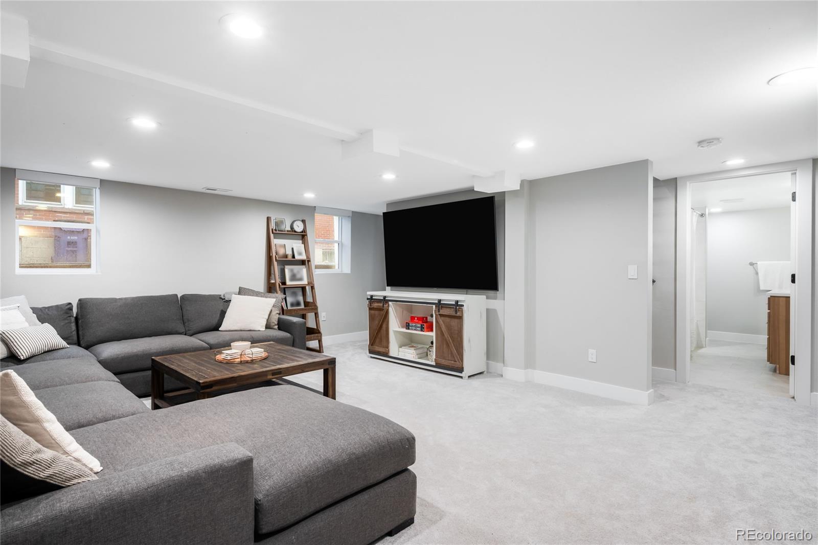 MLS Image #24 for 1140  harrison street,denver, Colorado