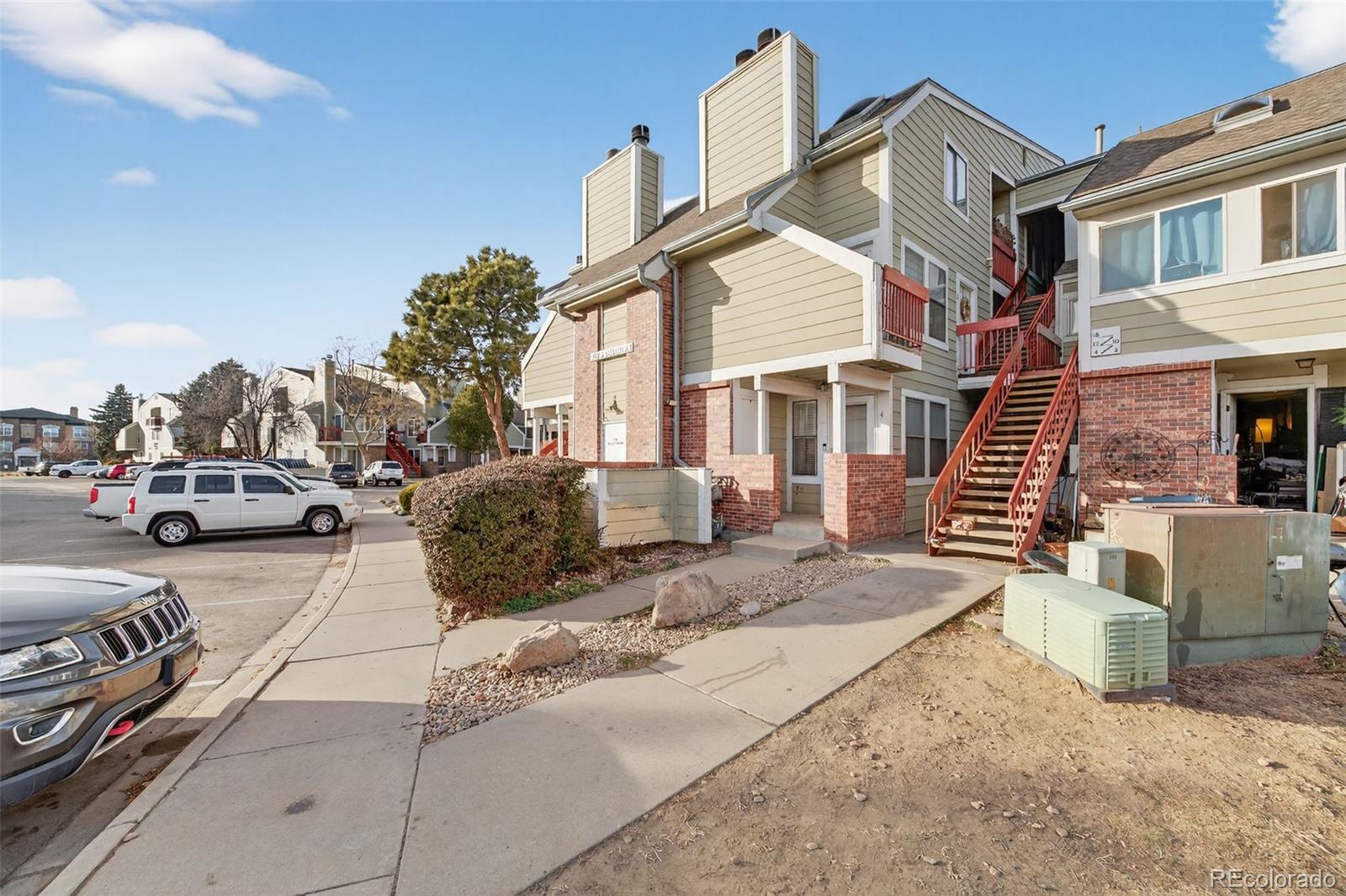 MLS Image #1 for 912 s dearborn way 4,aurora, Colorado