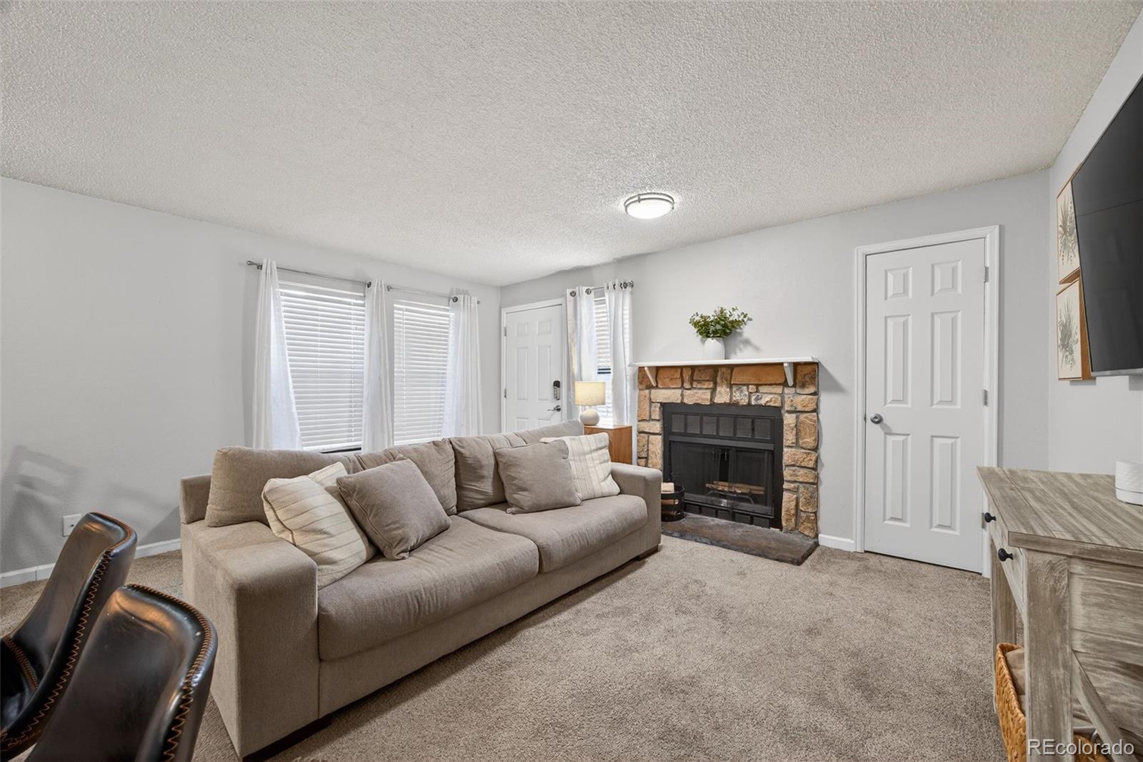 MLS Image #3 for 912 s dearborn way 4,aurora, Colorado
