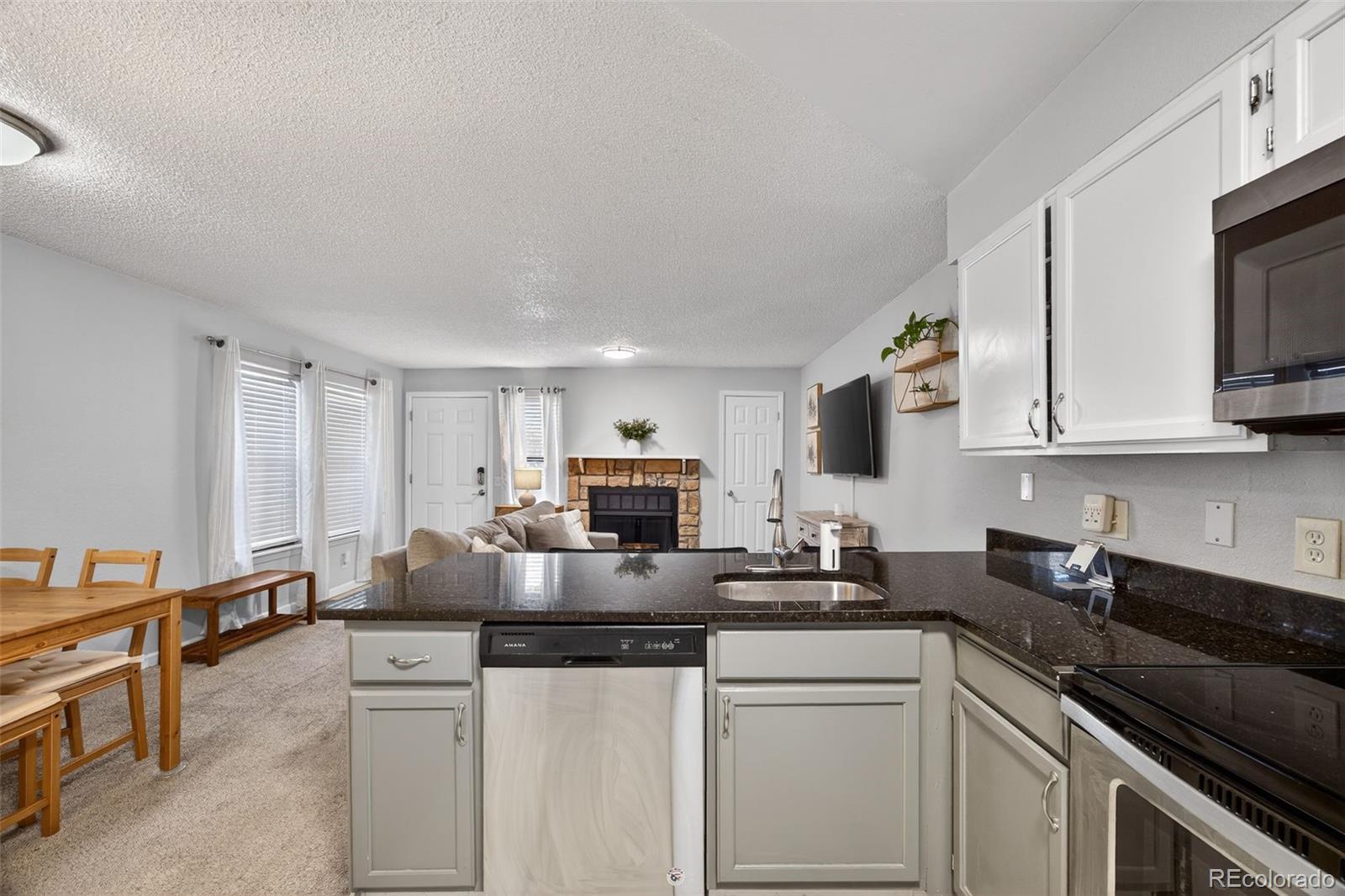 MLS Image #7 for 912 s dearborn way 4,aurora, Colorado