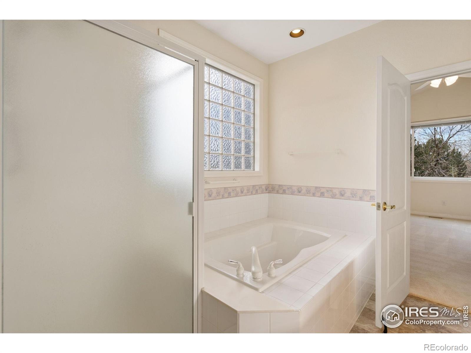 MLS Image #10 for 950  southridge greens boulevard,fort collins, Colorado