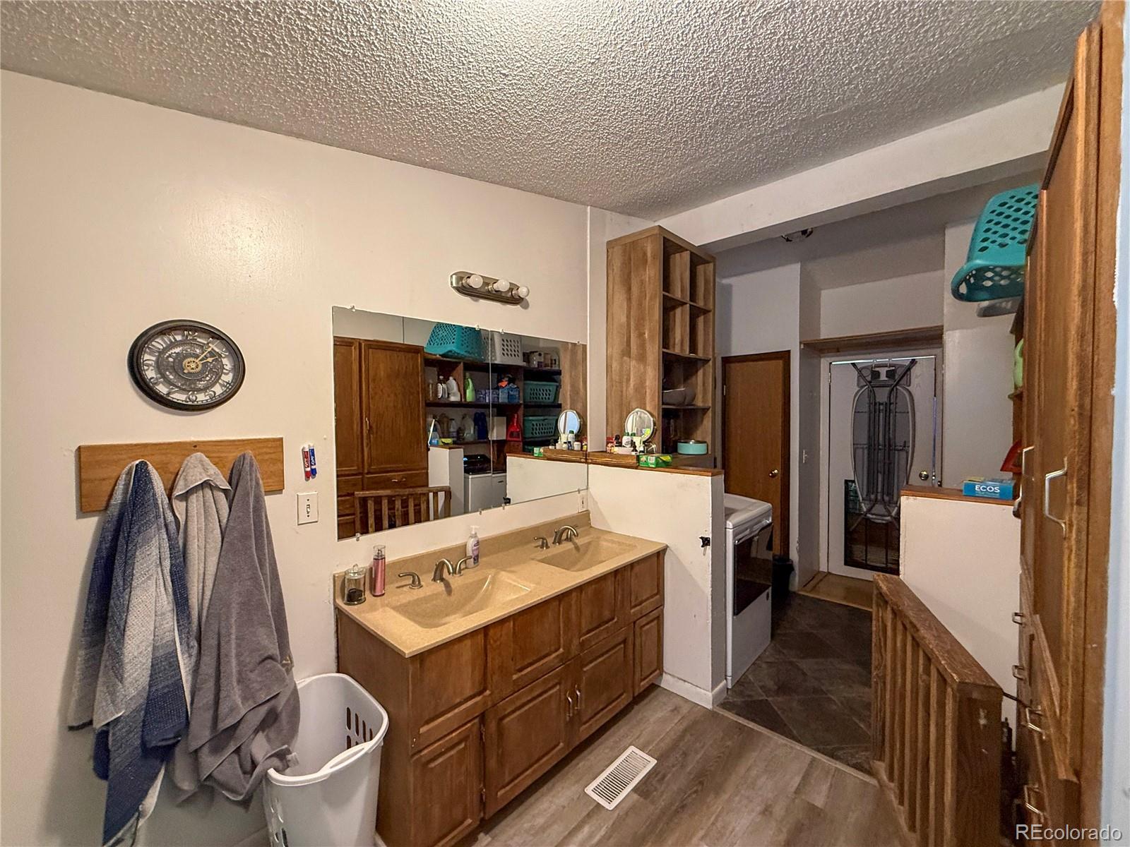 MLS Image #10 for 2446  tower avenue,burlington, Colorado
