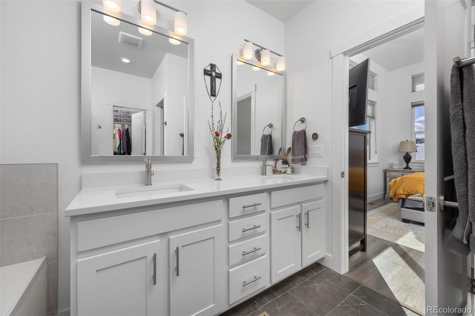 MLS Image #19 for 10036 e 63rd avenue,denver, Colorado