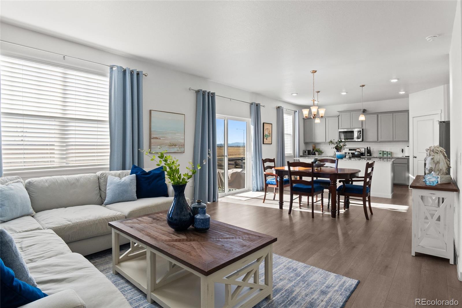 MLS Image #11 for 27436 e byers place,aurora, Colorado