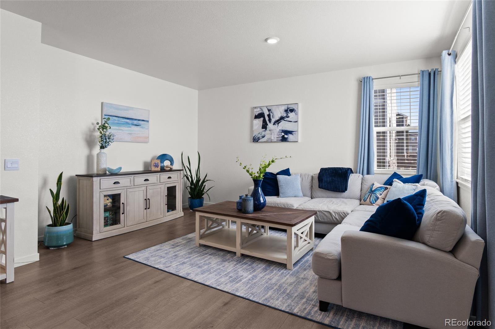 MLS Image #12 for 27436 e byers place,aurora, Colorado