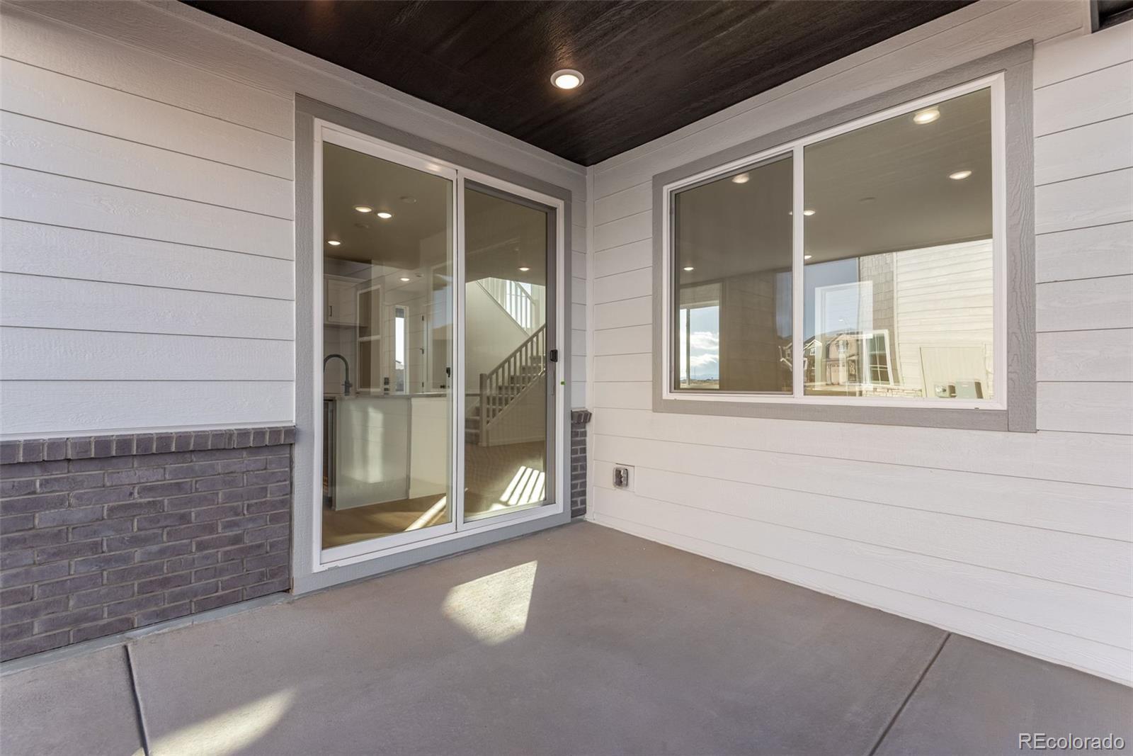 MLS Image #5 for 20553 e 57th avenue,aurora, Colorado