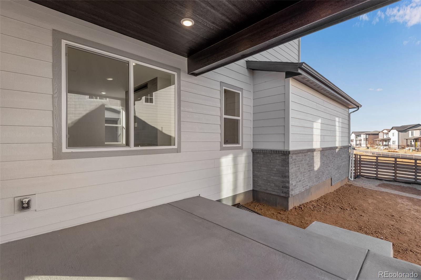 MLS Image #6 for 20553 e 57th avenue,aurora, Colorado