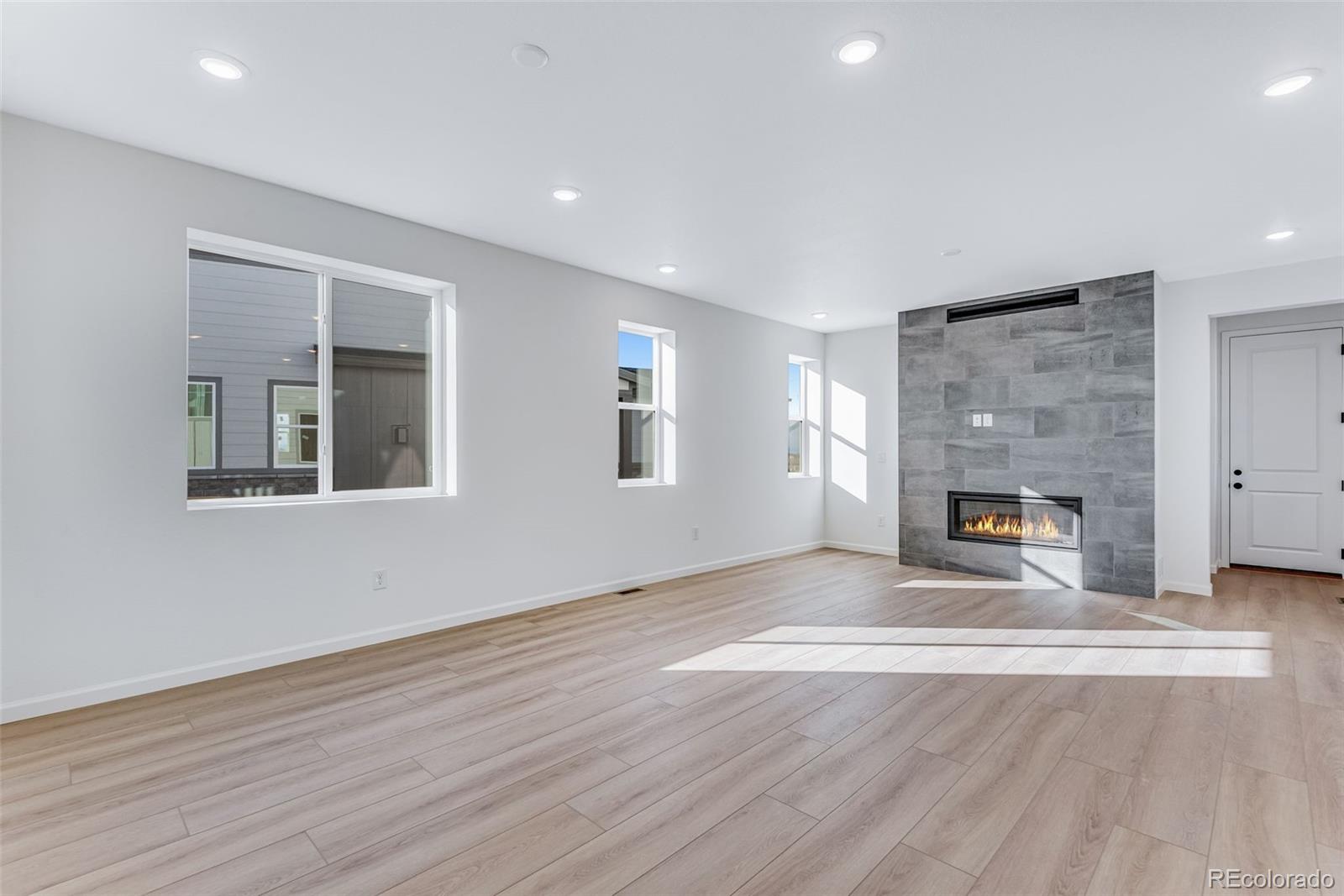 MLS Image #8 for 20553 e 57th avenue,aurora, Colorado