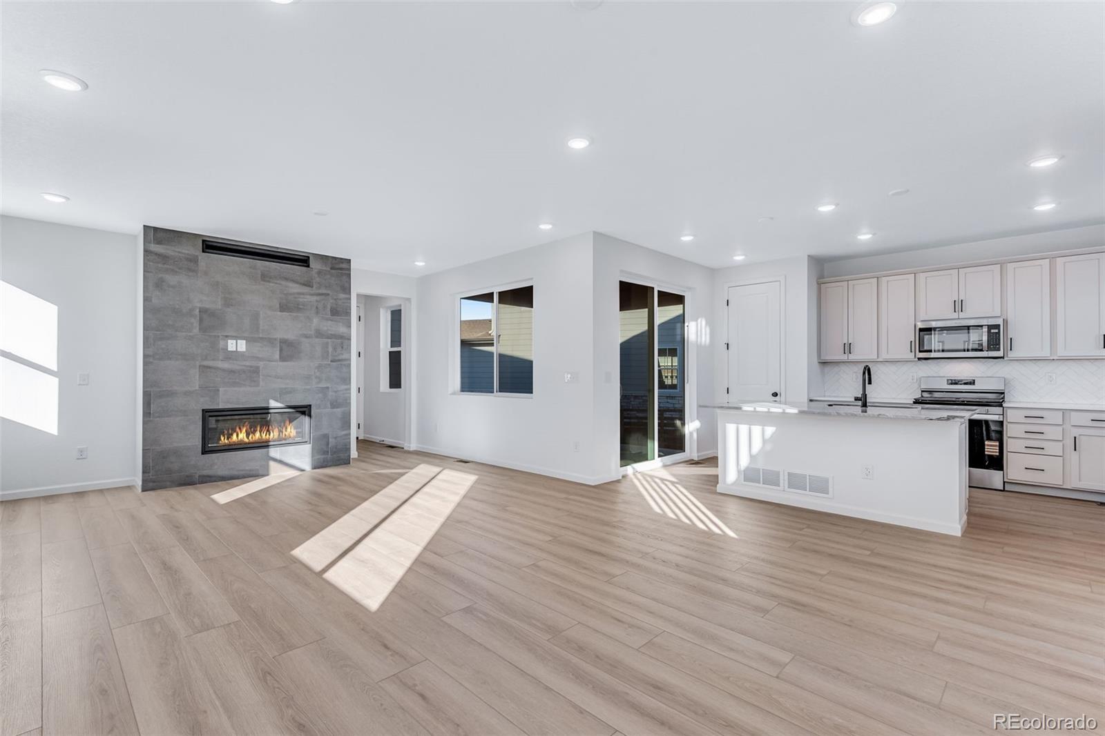 MLS Image #9 for 20553 e 57th avenue,aurora, Colorado