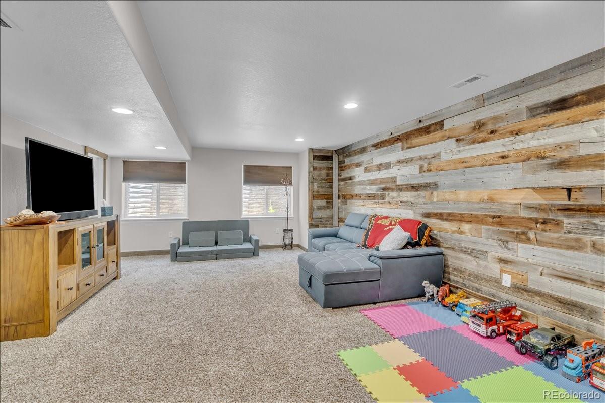 MLS Image #21 for 585  canyonlands street,berthoud, Colorado