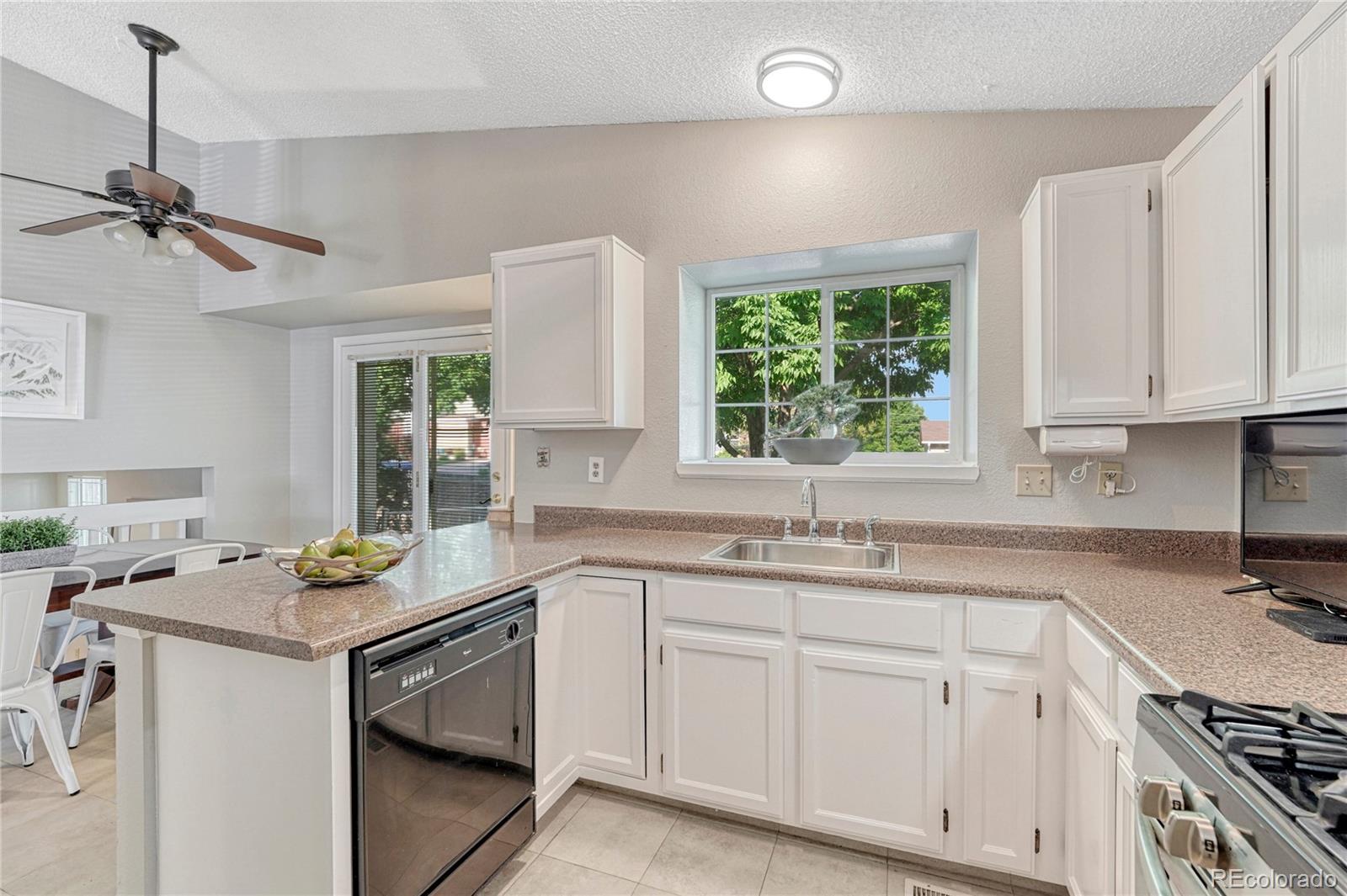 MLS Image #10 for 8474 s upham way,littleton, Colorado