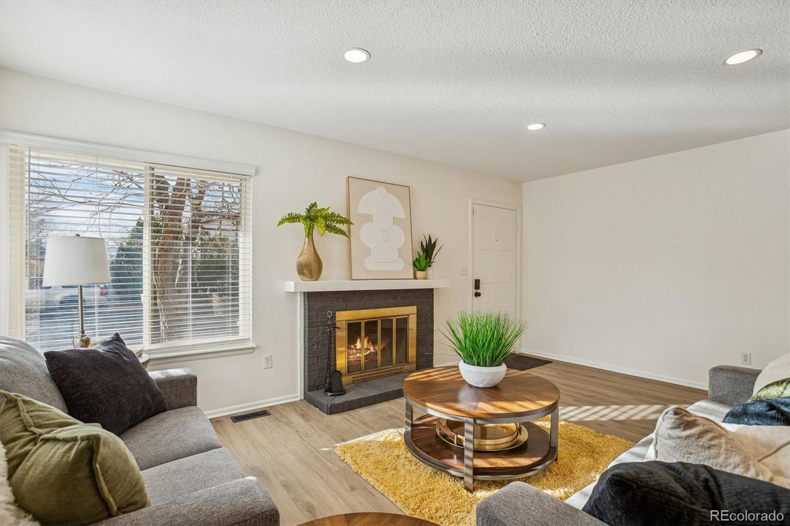 MLS Image #2 for 3620 s olathe way,aurora, Colorado