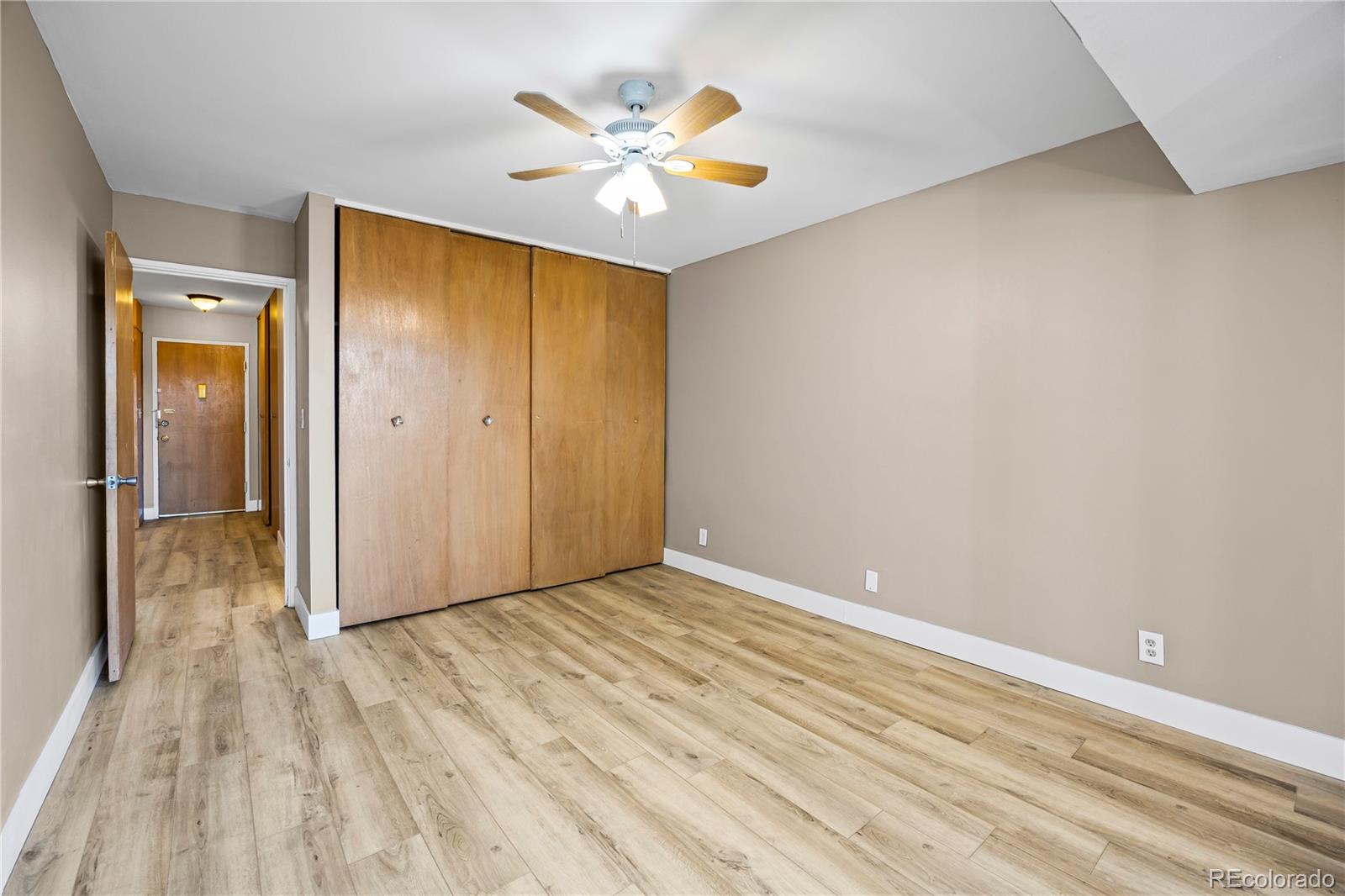 MLS Image #13 for 1121  albion street 305,denver, Colorado