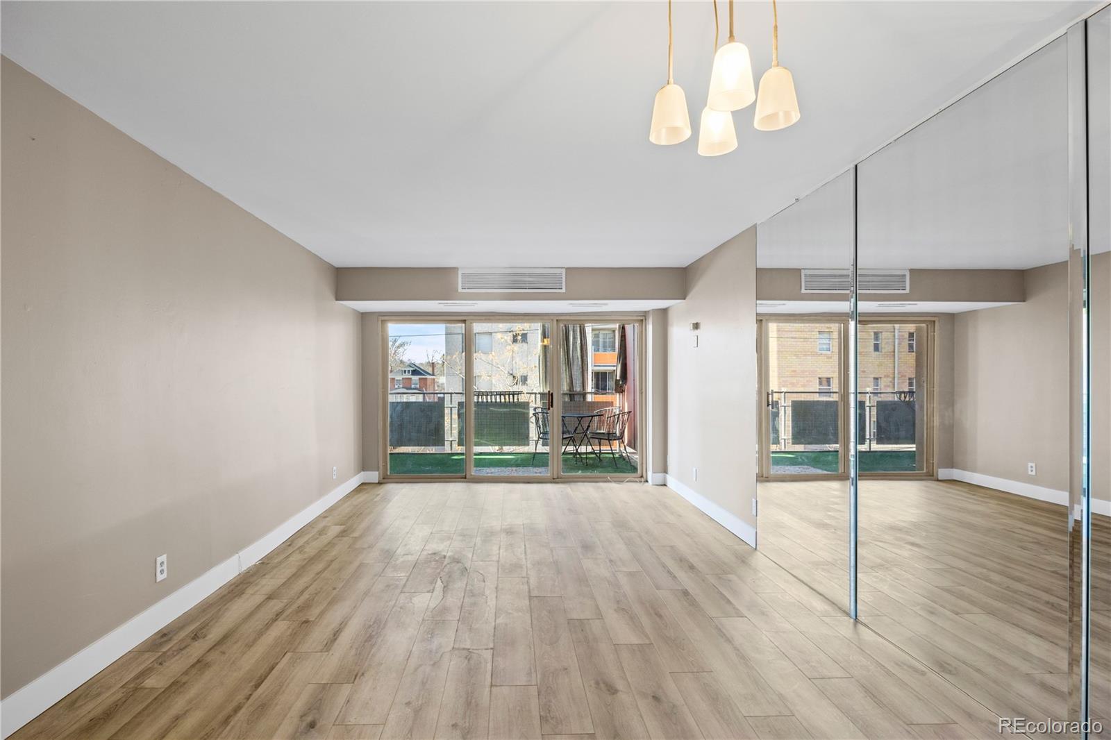 MLS Image #6 for 1121  albion street 305,denver, Colorado