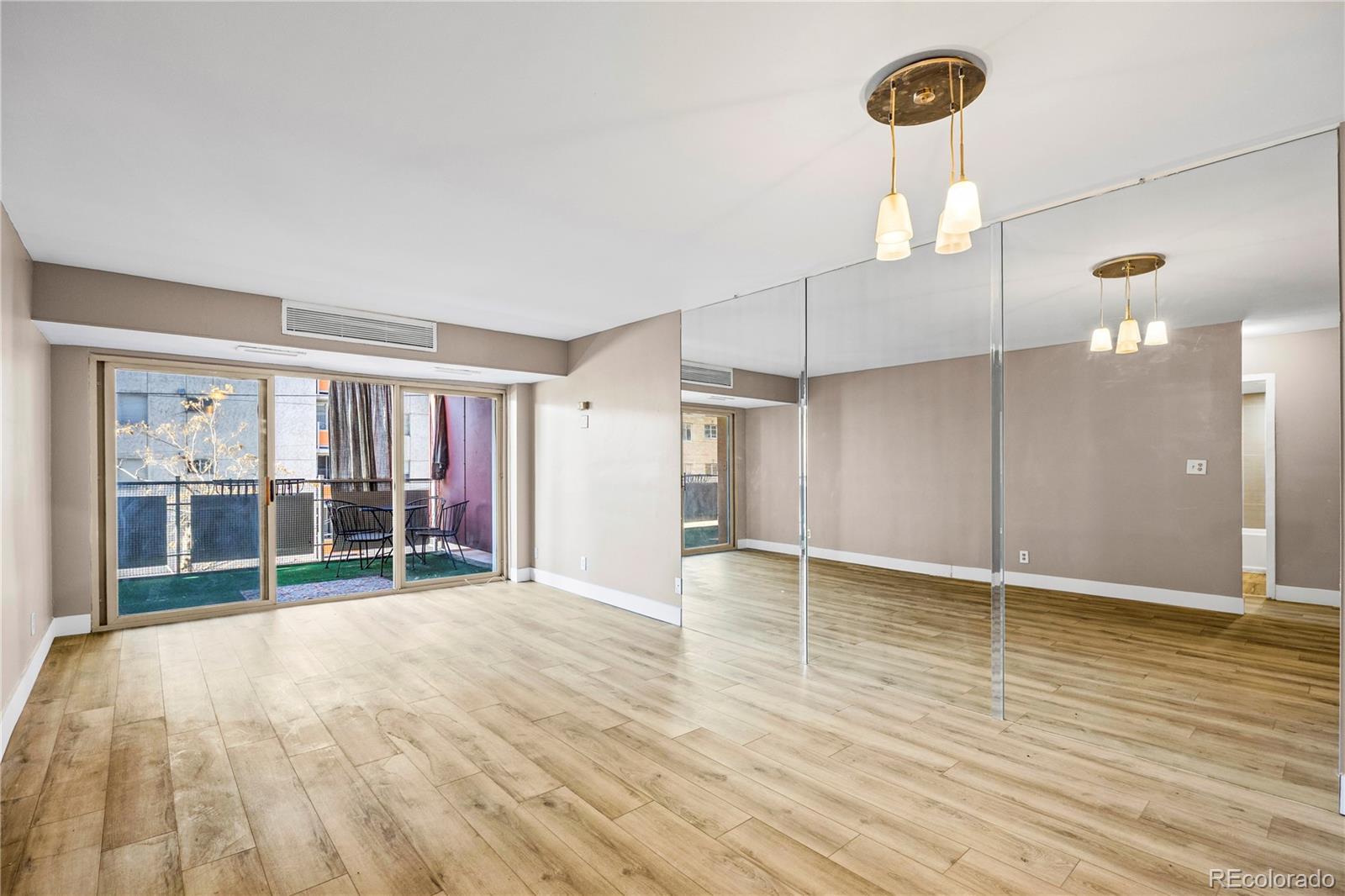 MLS Image #7 for 1121  albion street 305,denver, Colorado