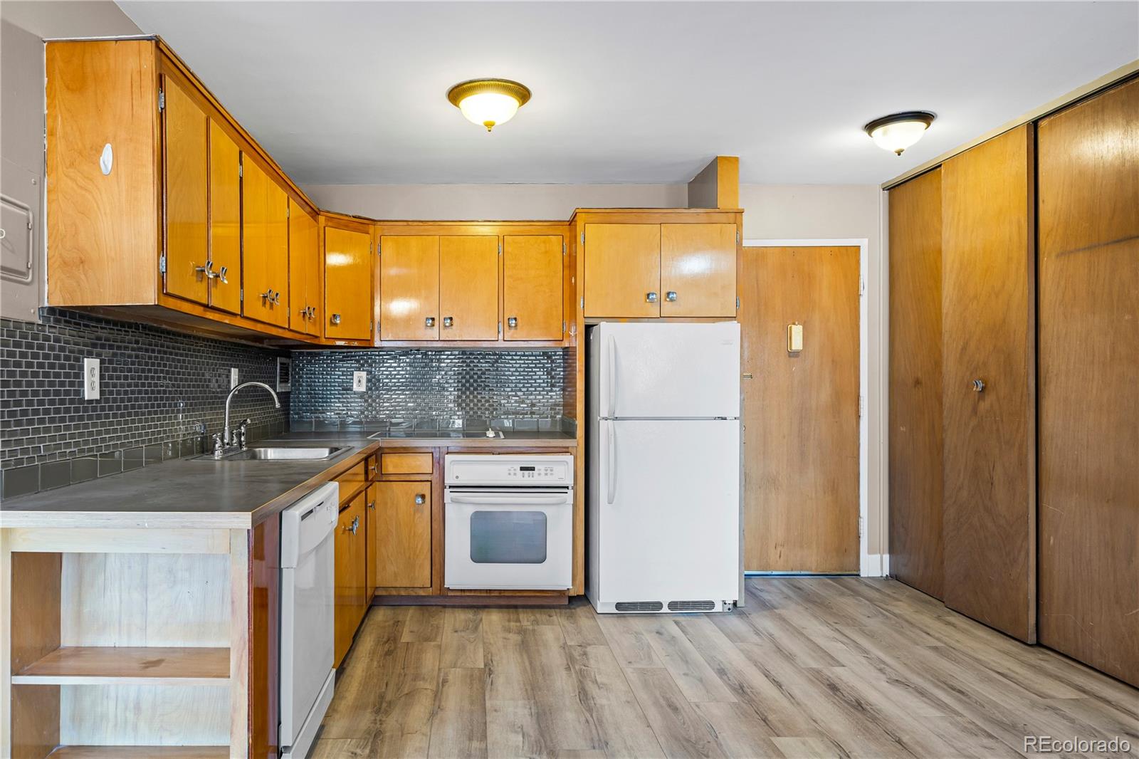 MLS Image #9 for 1121  albion street 305,denver, Colorado