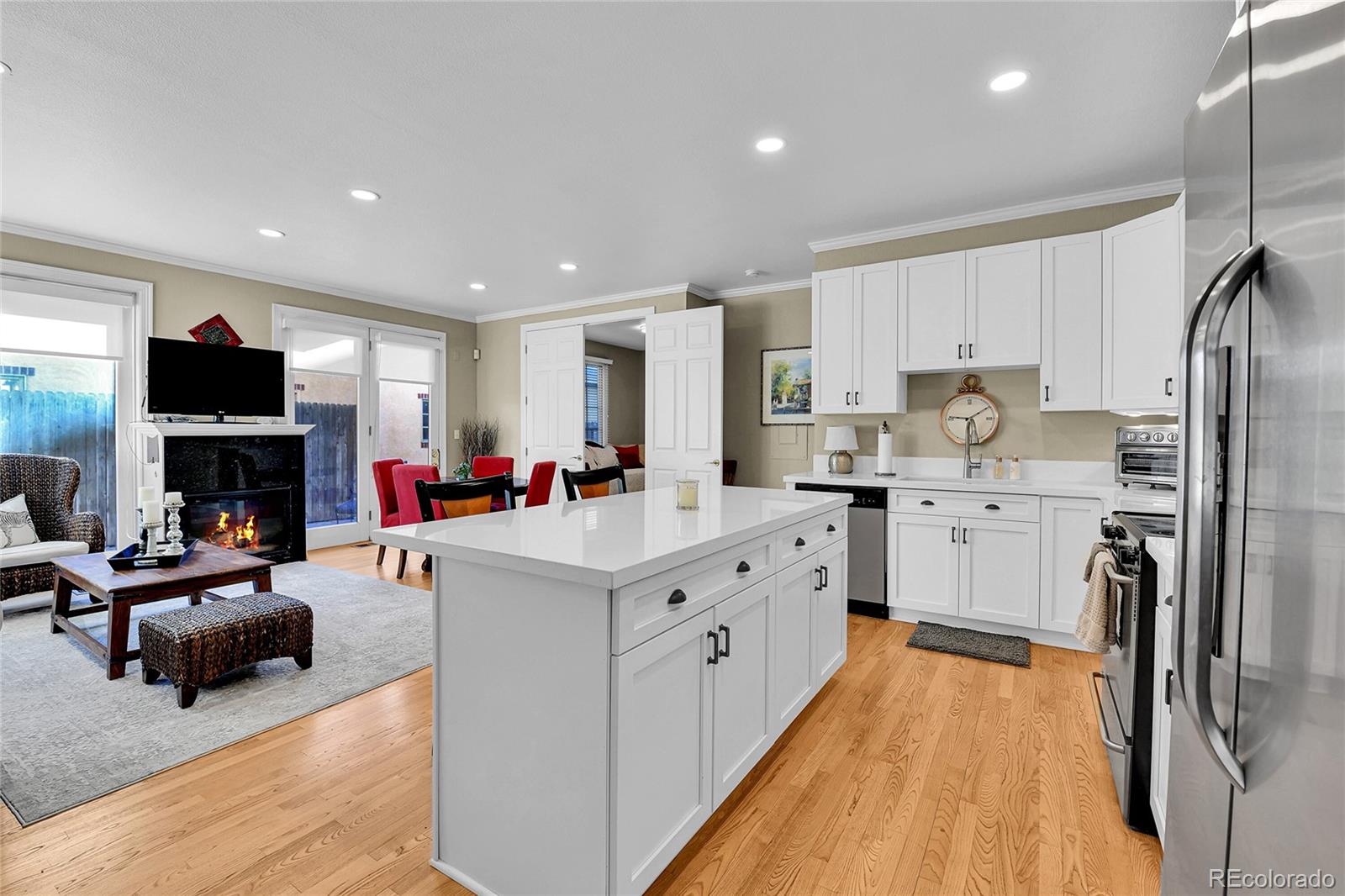 MLS Image #14 for 110 s jackson street 1d,denver, Colorado