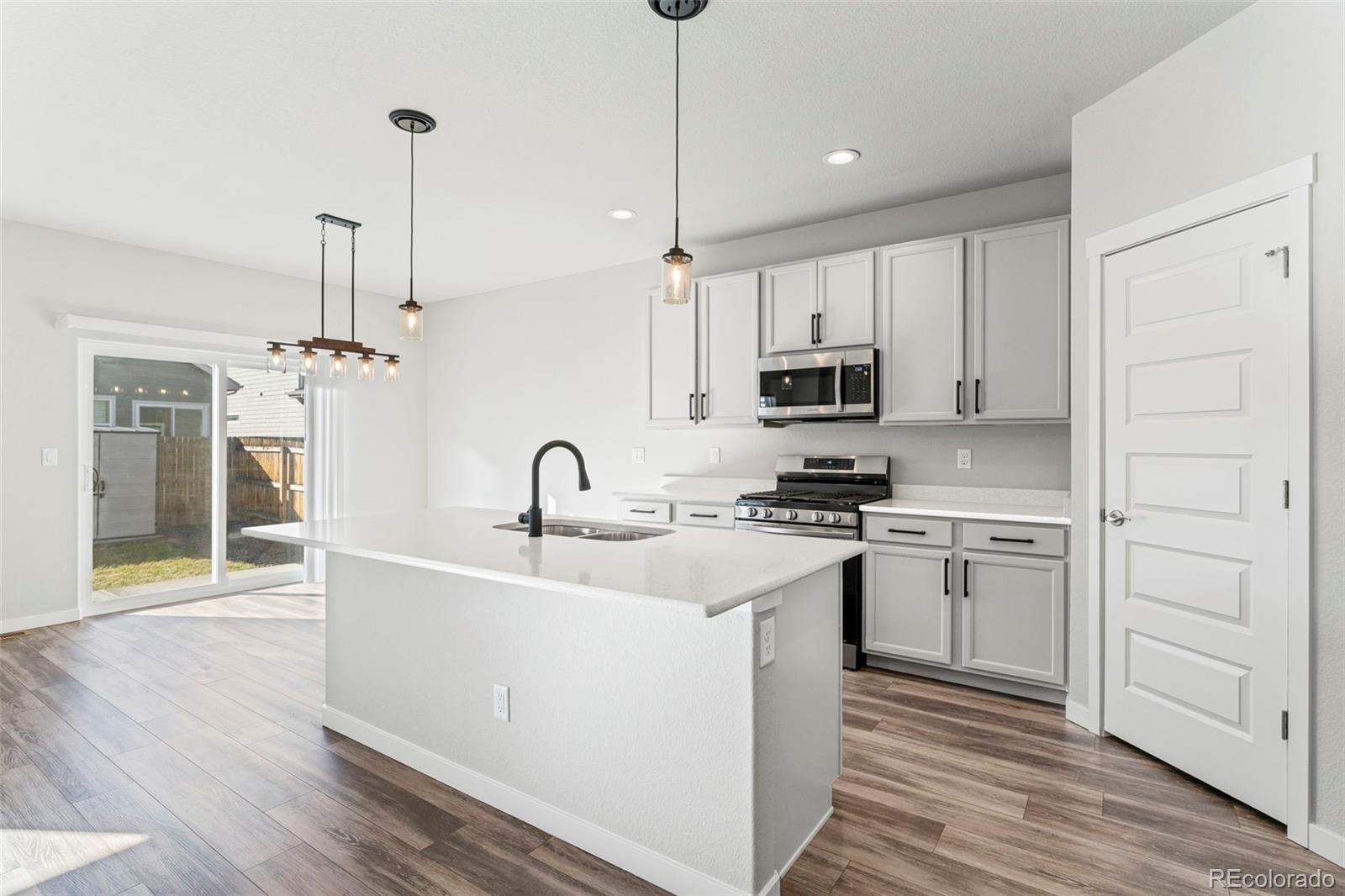 MLS Image #6 for 245  chipeta way,lochbuie, Colorado