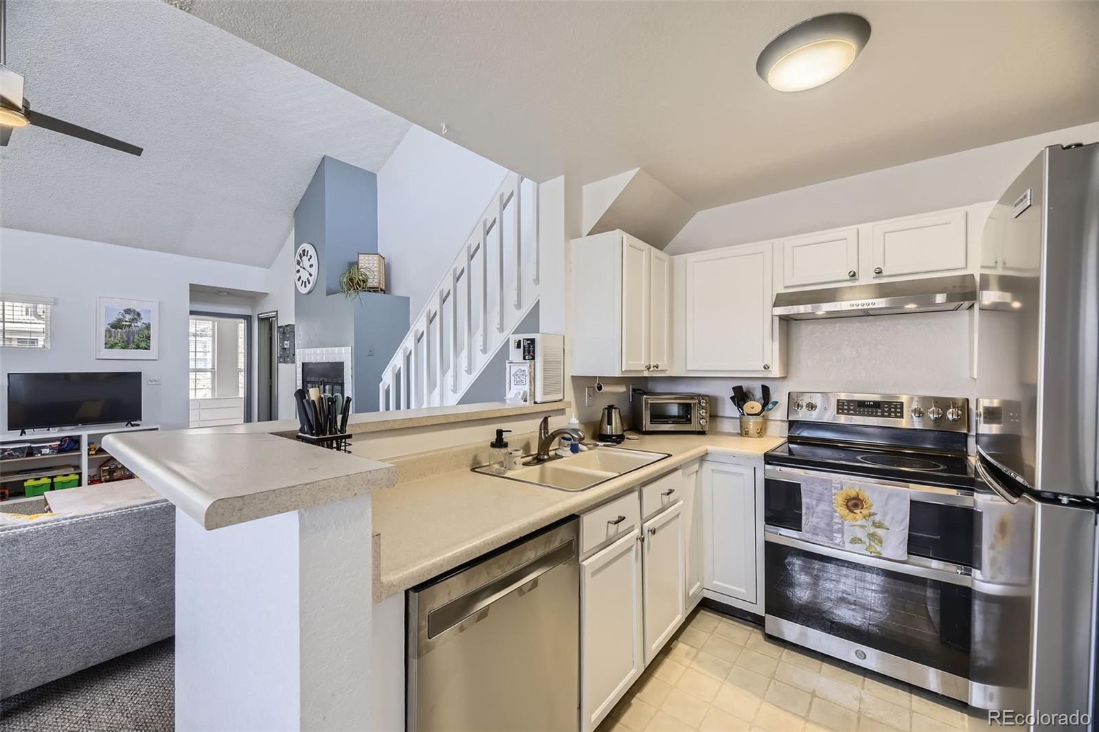 MLS Image #12 for 3010 w prentice avenue,littleton, Colorado