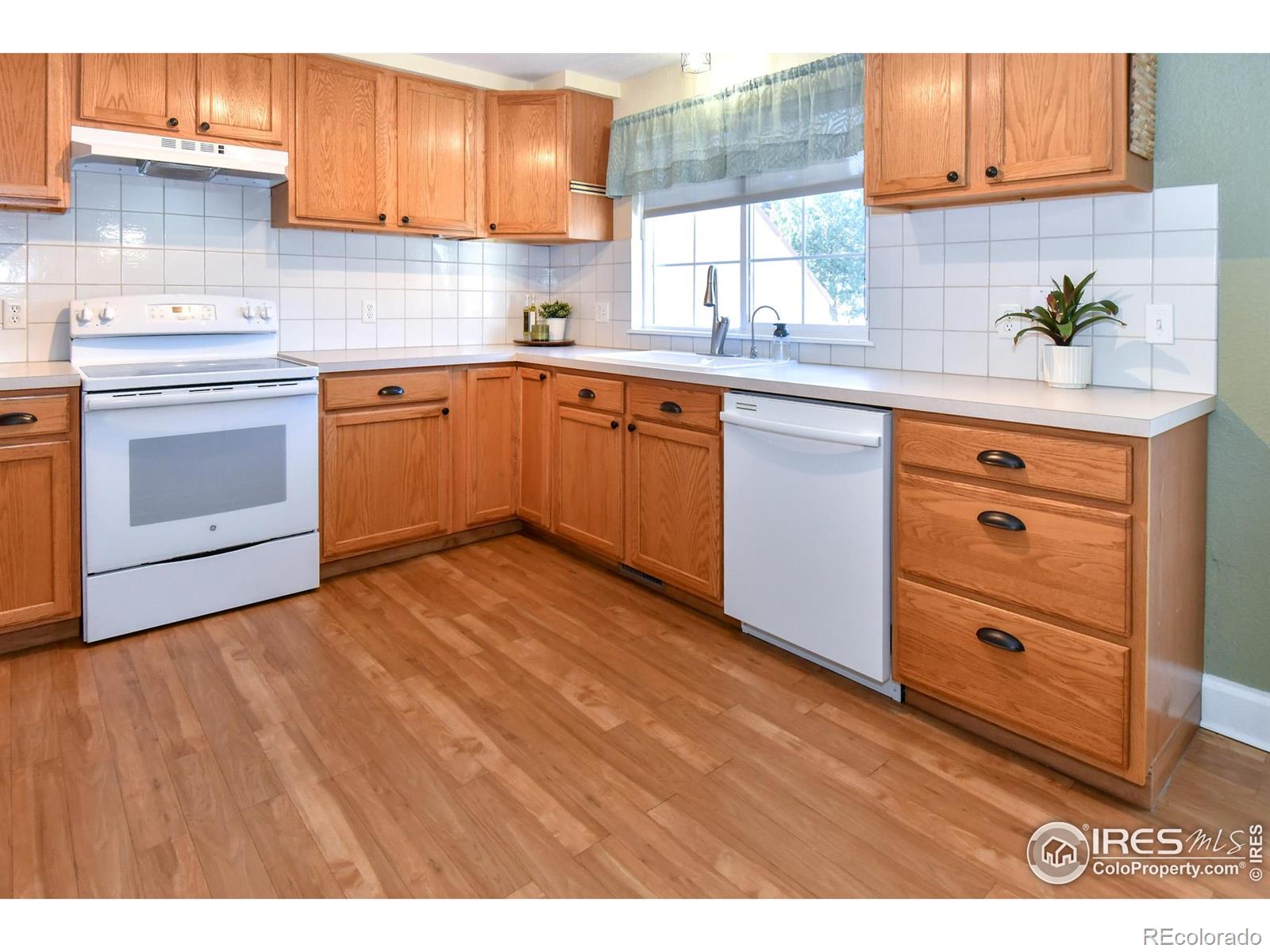 MLS Image #10 for 455  saint charles place,johnstown, Colorado