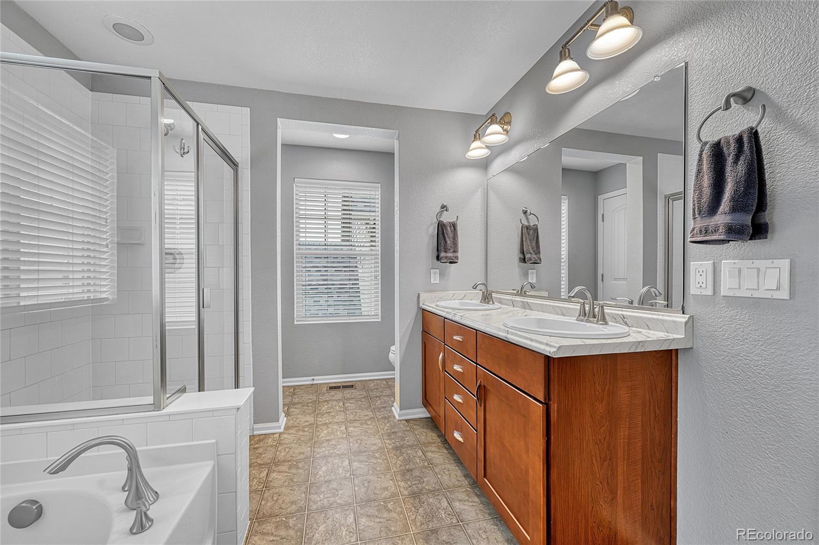 MLS Image #13 for 8052 e 49th place,denver, Colorado