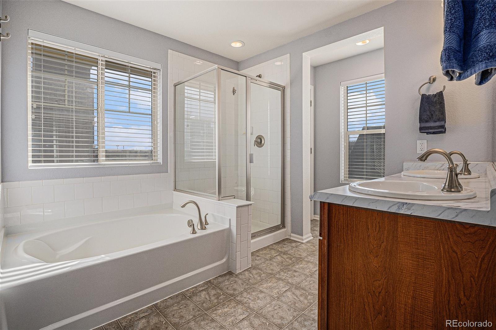 MLS Image #14 for 8052 e 49th place,denver, Colorado