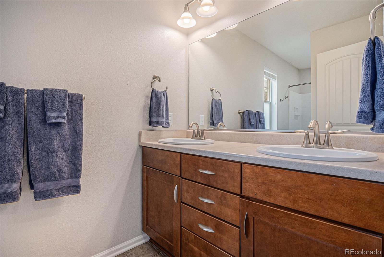 MLS Image #18 for 8052 e 49th place,denver, Colorado