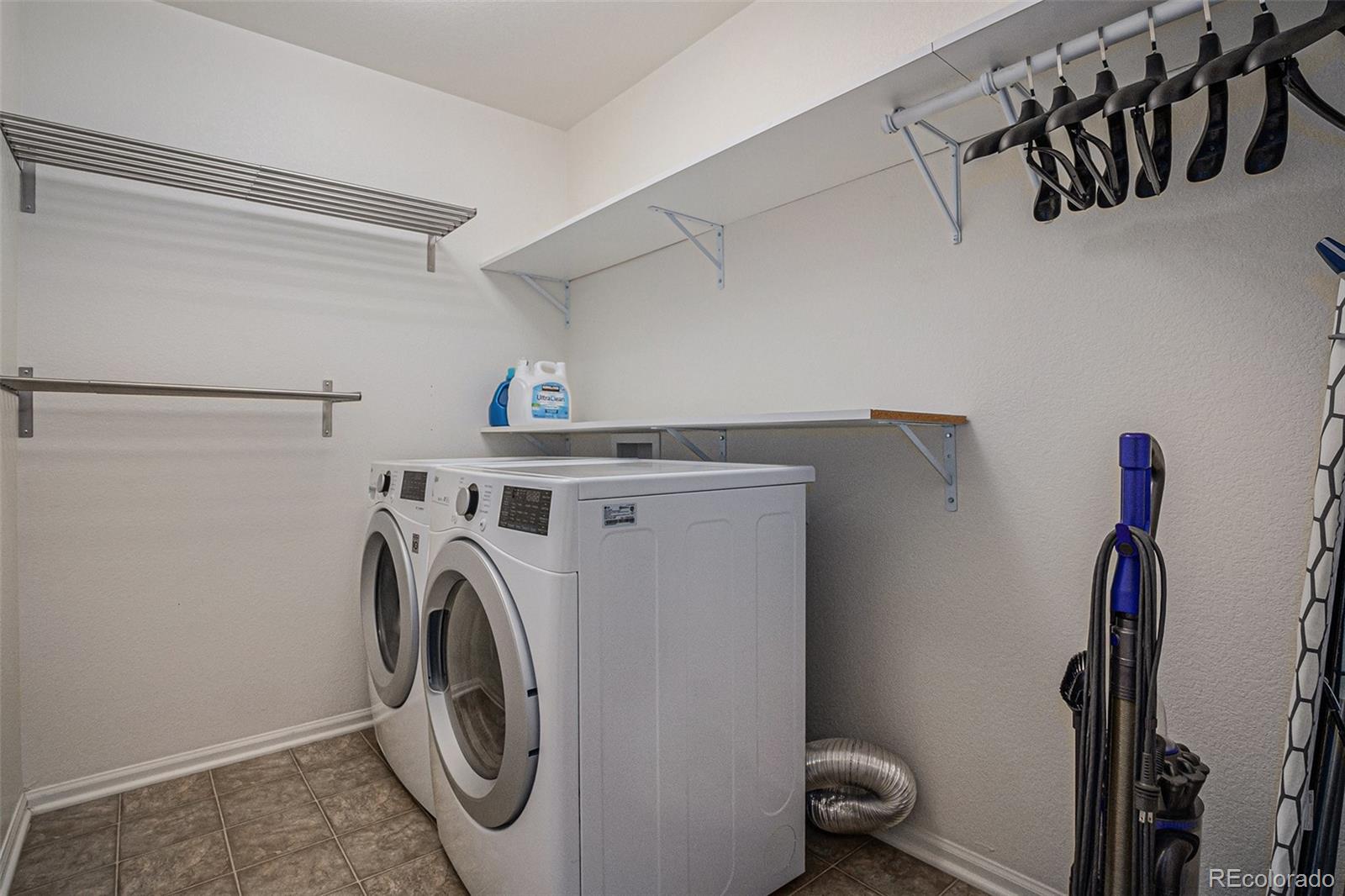 MLS Image #20 for 8052 e 49th place,denver, Colorado