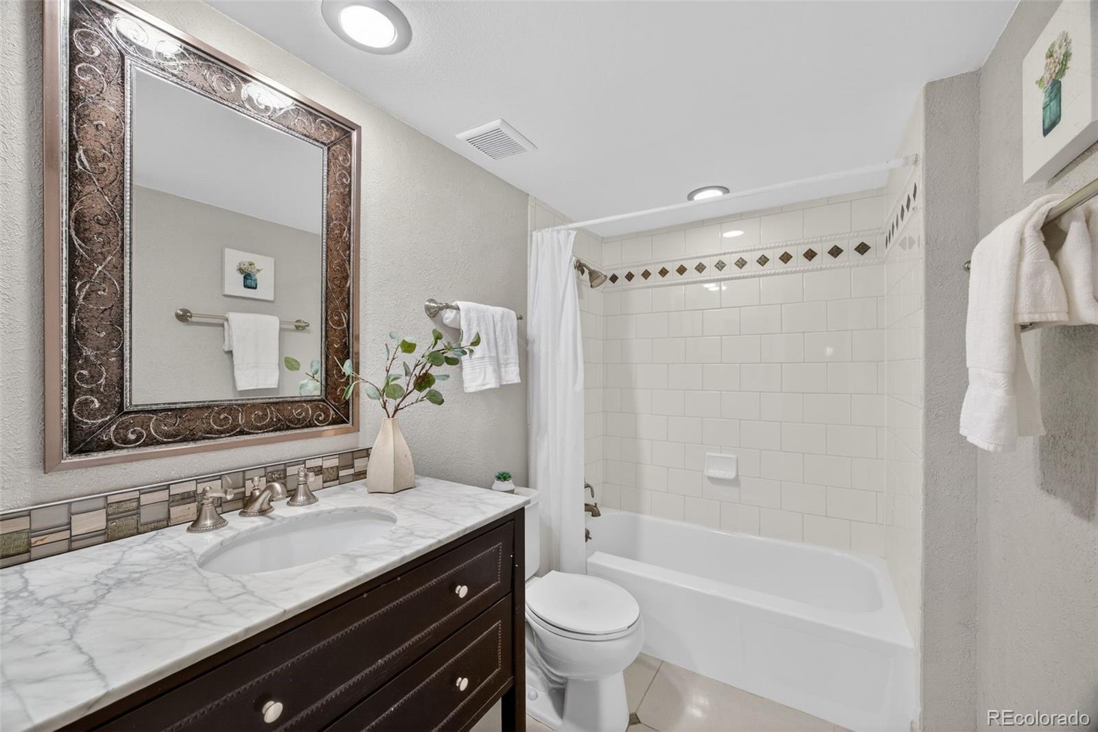 MLS Image #19 for 4250 s olive street 111,denver, Colorado