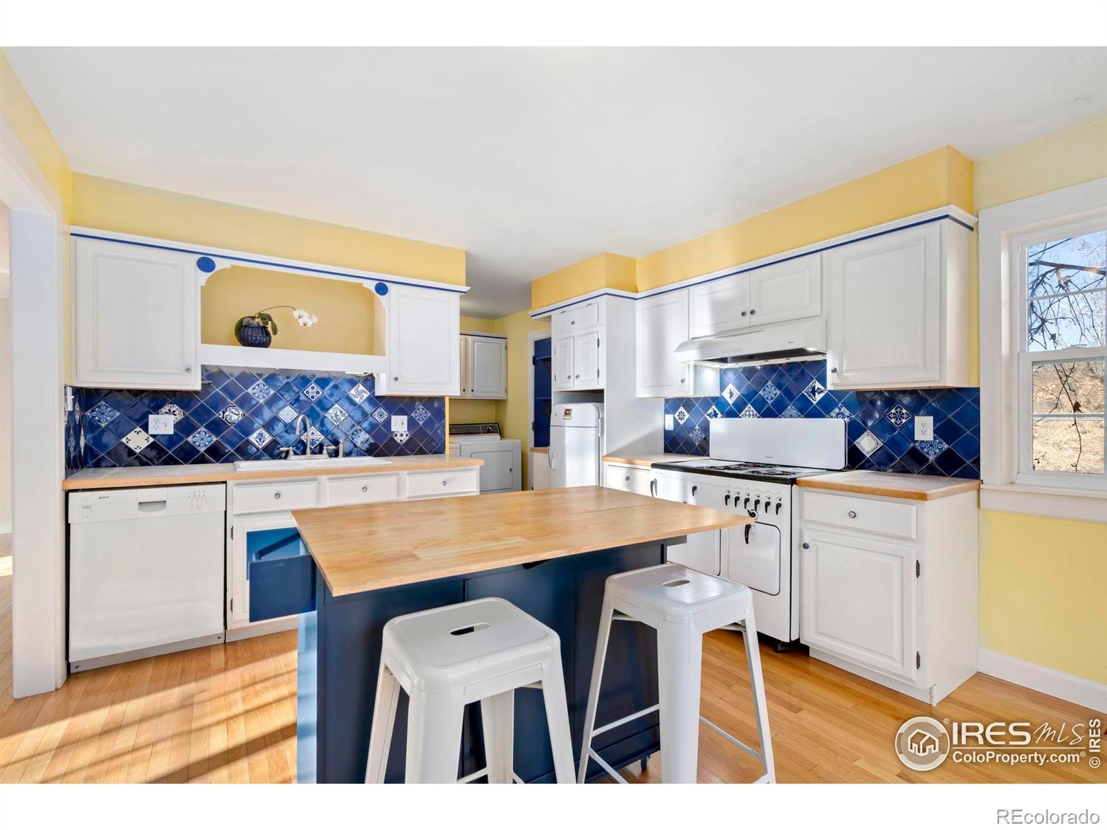 MLS Image #11 for 2720  alan street,fort collins, Colorado