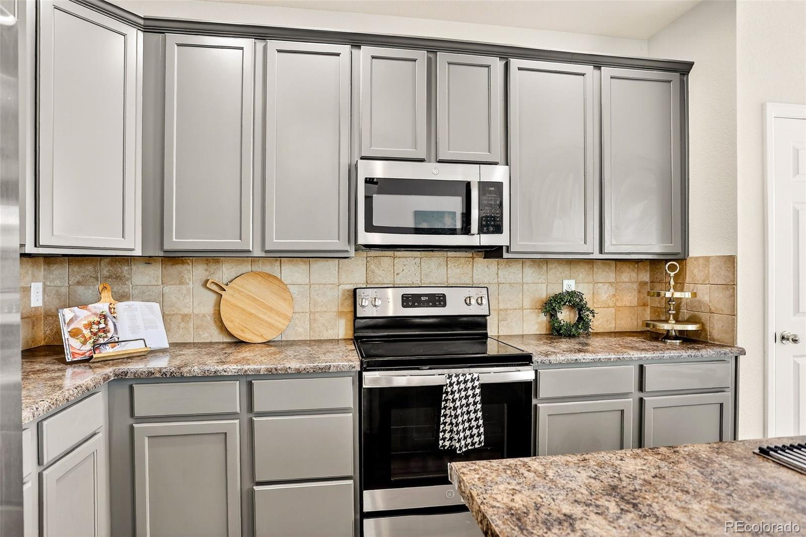 MLS Image #11 for 465 n flat rock street,aurora, Colorado