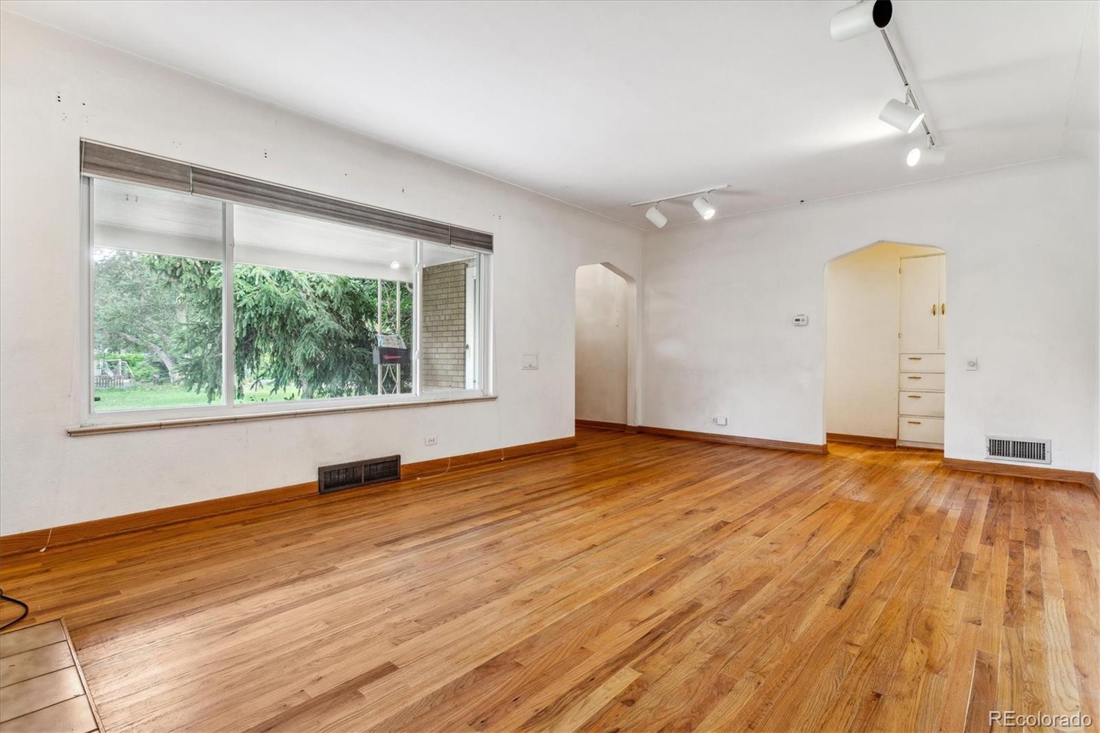MLS Image #16 for 2520 s jackson street,denver, Colorado