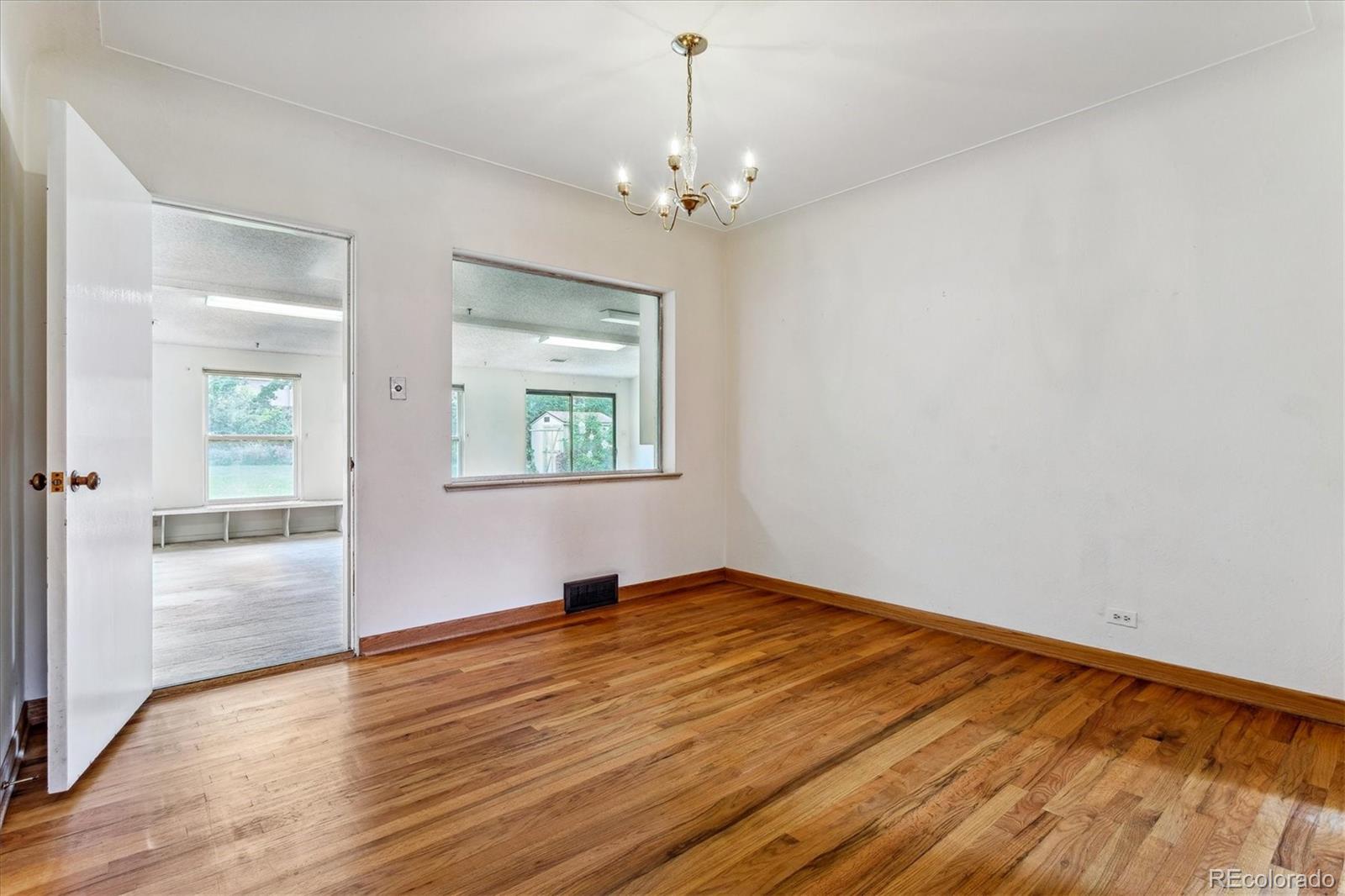 MLS Image #17 for 2520 s jackson street,denver, Colorado