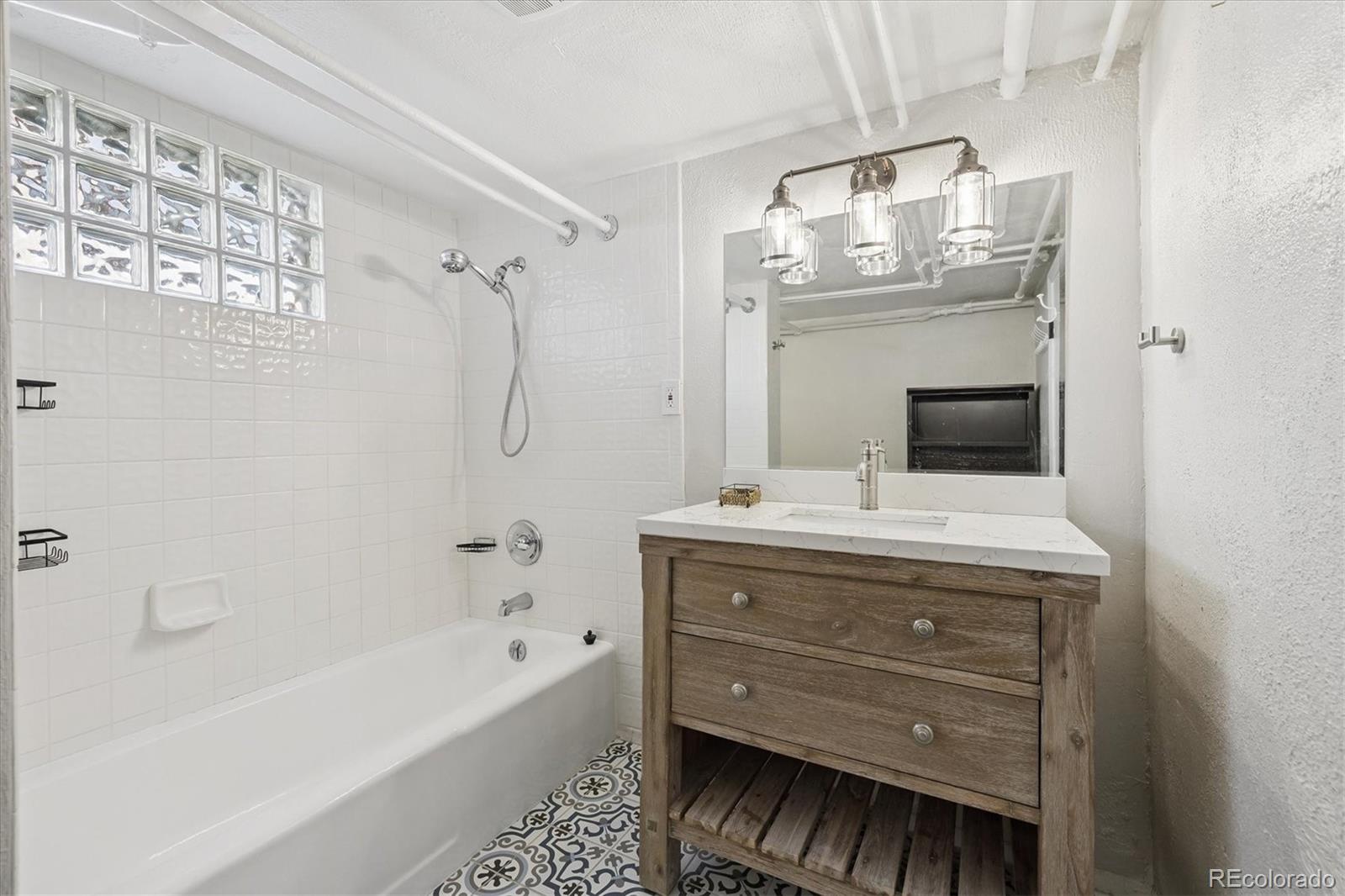 MLS Image #34 for 1936  ivanhoe street,denver, Colorado