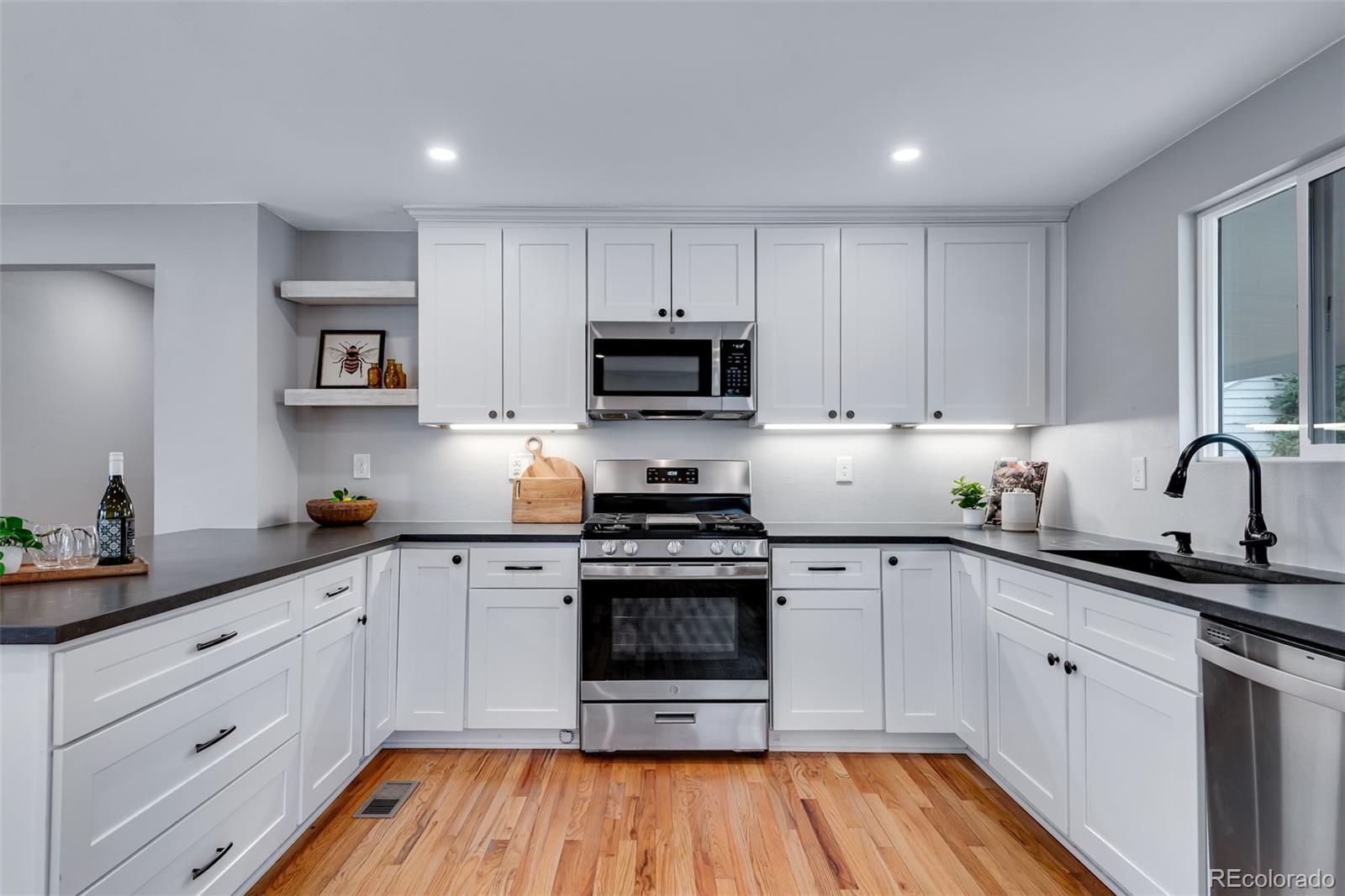 MLS Image #12 for 2716 s irving street,denver, Colorado