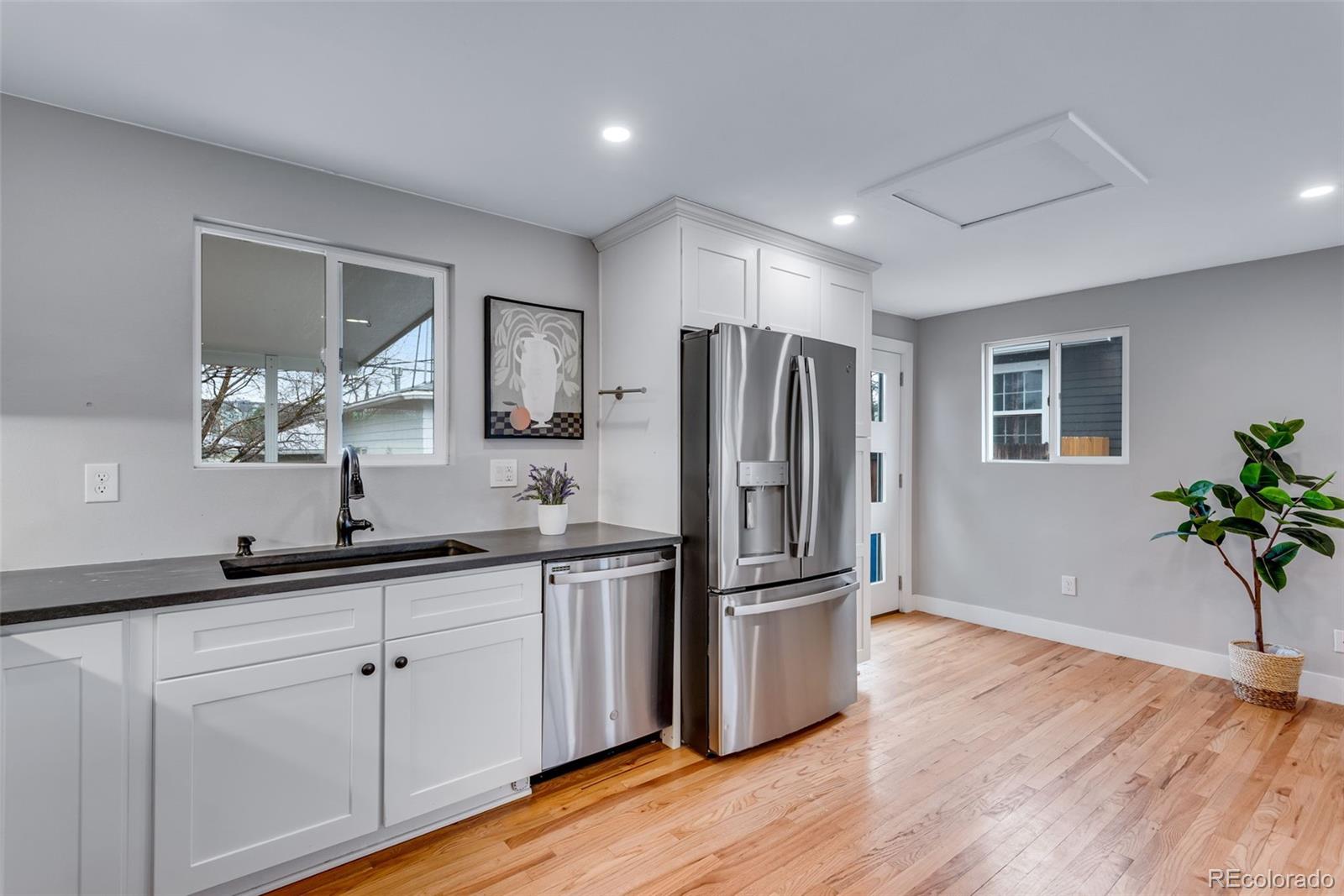 MLS Image #14 for 2716 s irving street,denver, Colorado