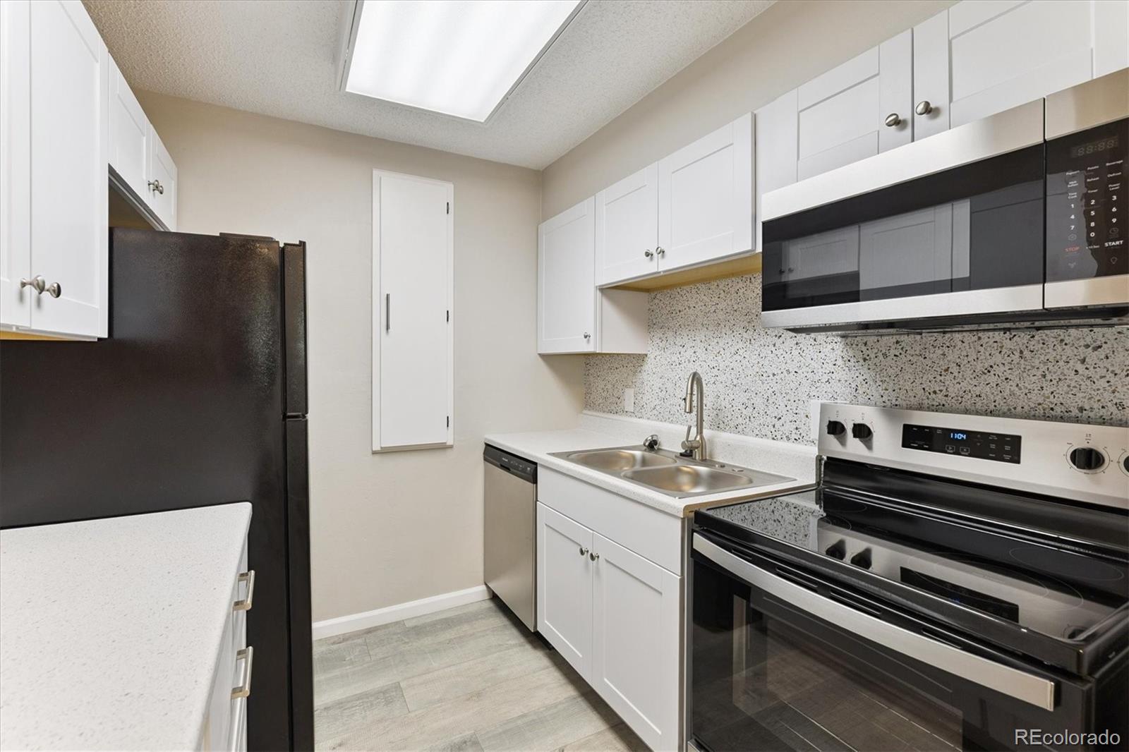 MLS Image #10 for 2225 s jasmine street 102,denver, Colorado