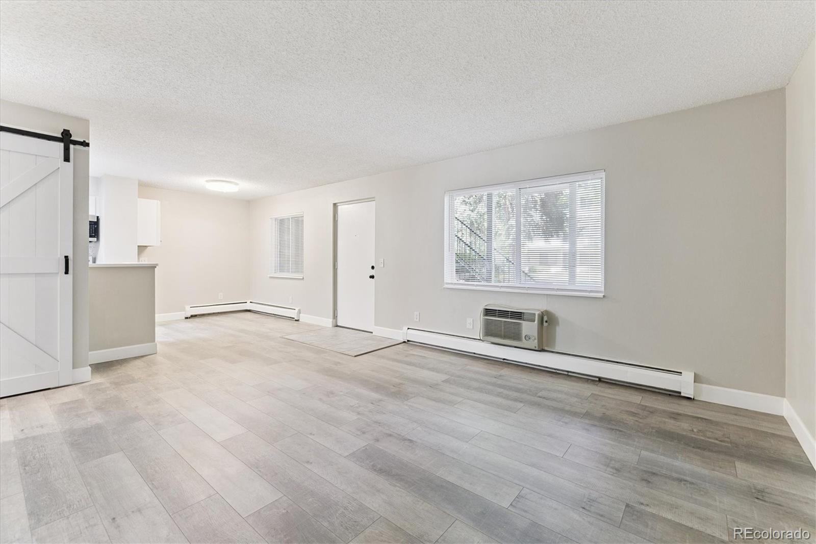 MLS Image #2 for 2225 s jasmine street 102,denver, Colorado