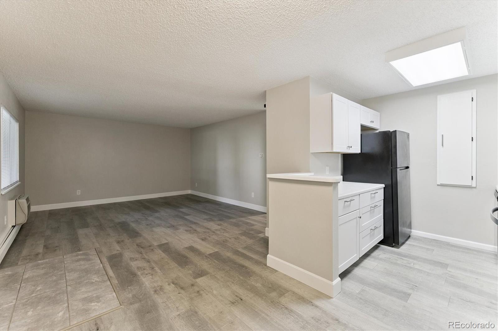 MLS Image #3 for 2225 s jasmine street 102,denver, Colorado