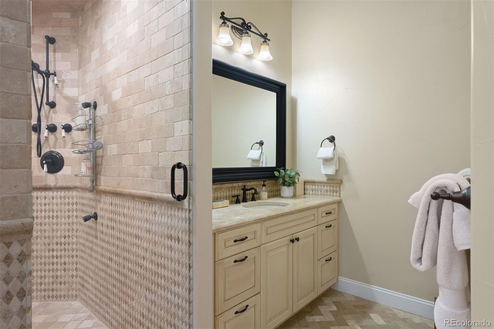 MLS Image #25 for 2312 s fillmore street,denver, Colorado